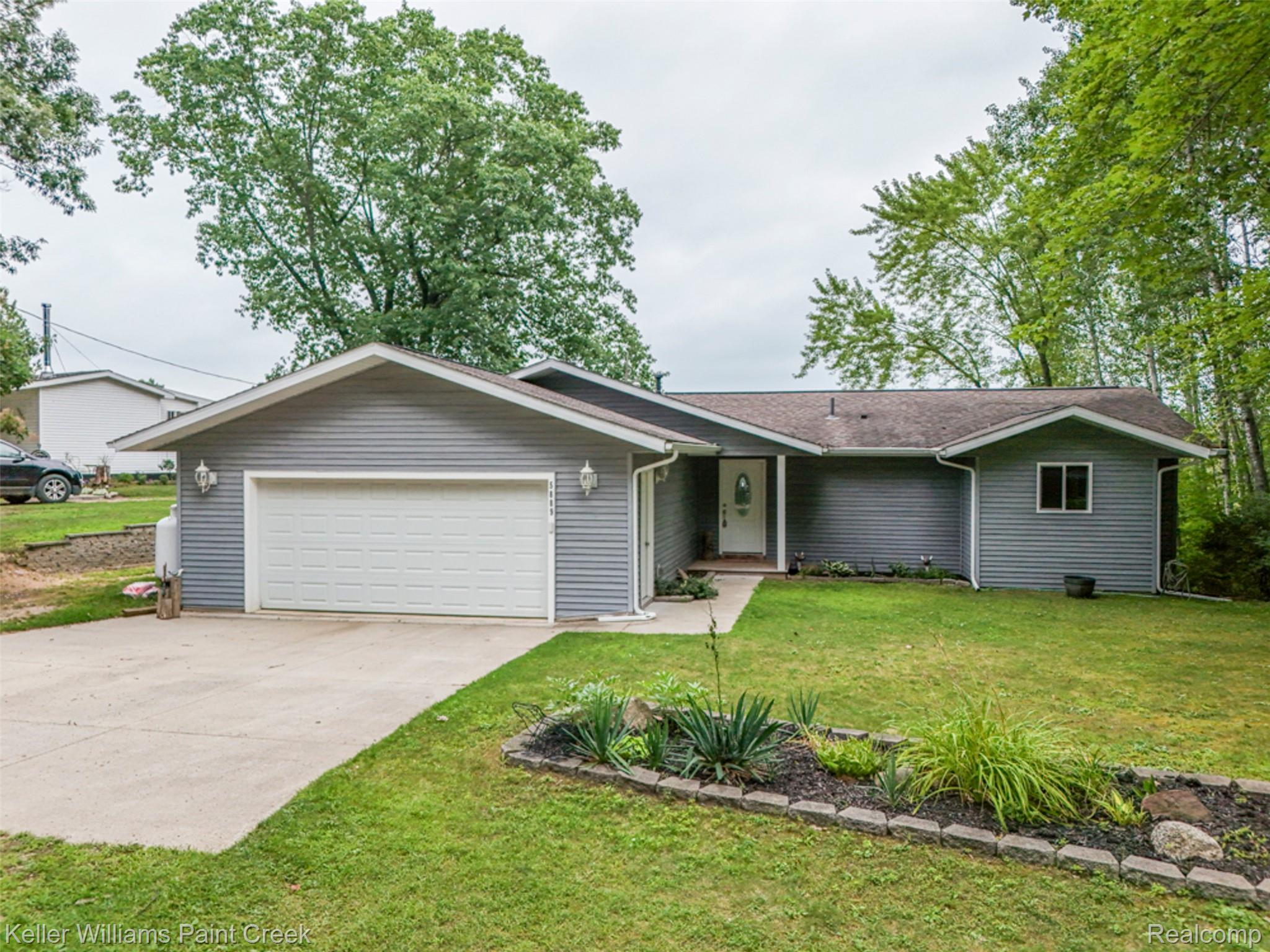 5889 Raymond Drive Property Photo 1