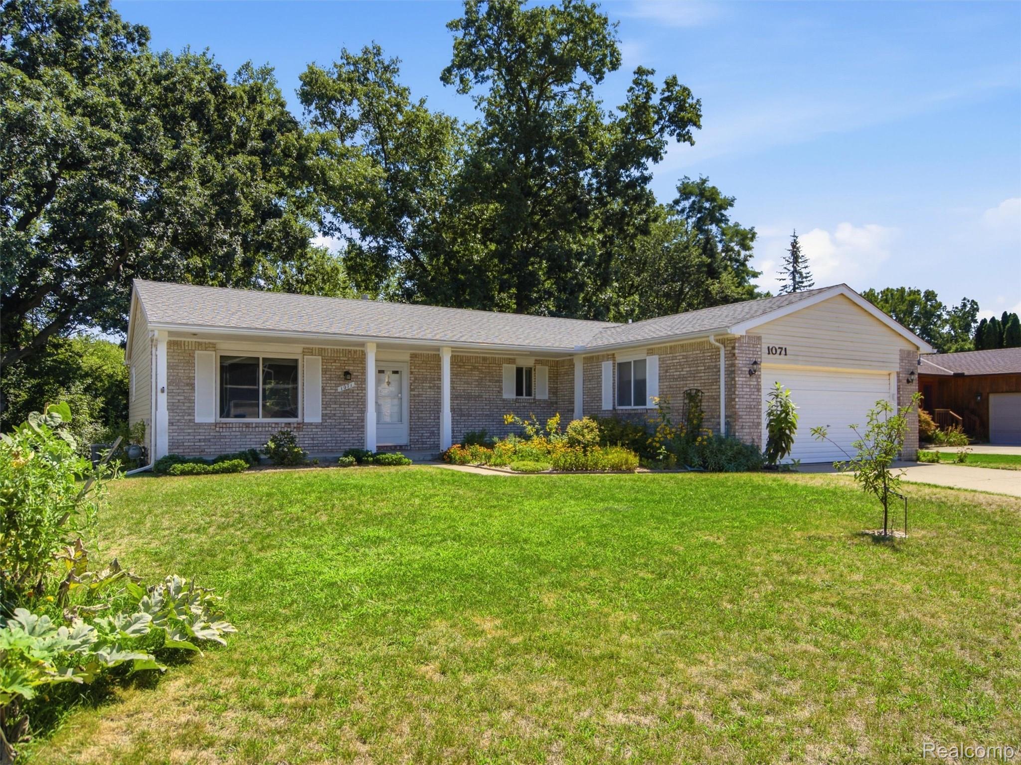 1071 Meadowlark Drive Property Photo 1
