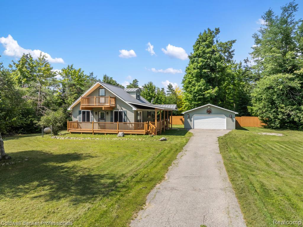6389 Postlewait Road Property Photo 1
