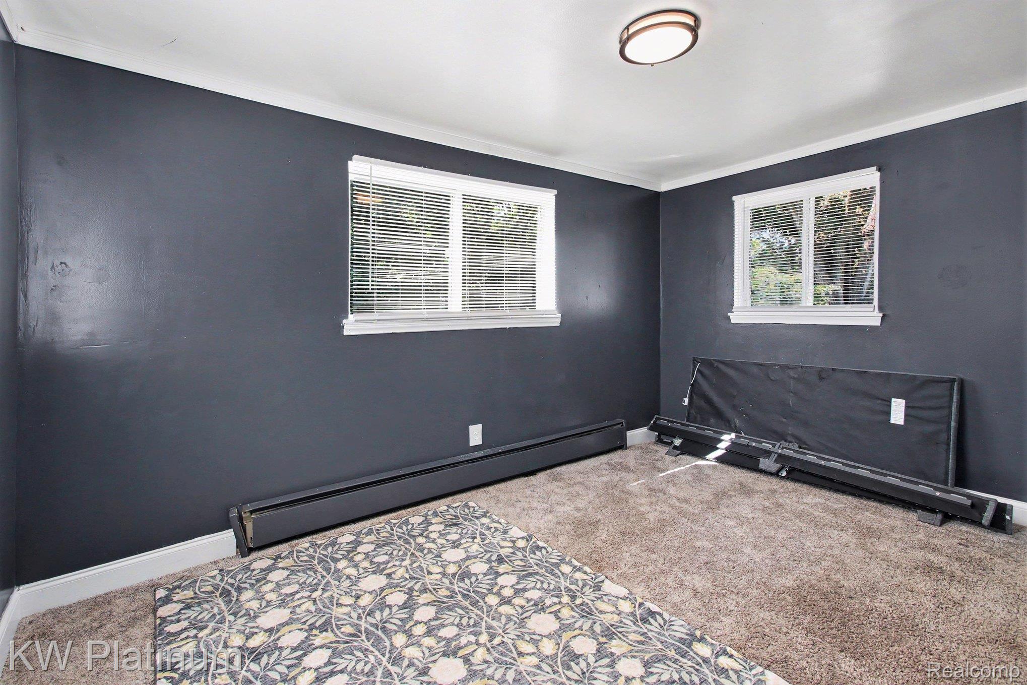 8586 Superior Property Photo 14
