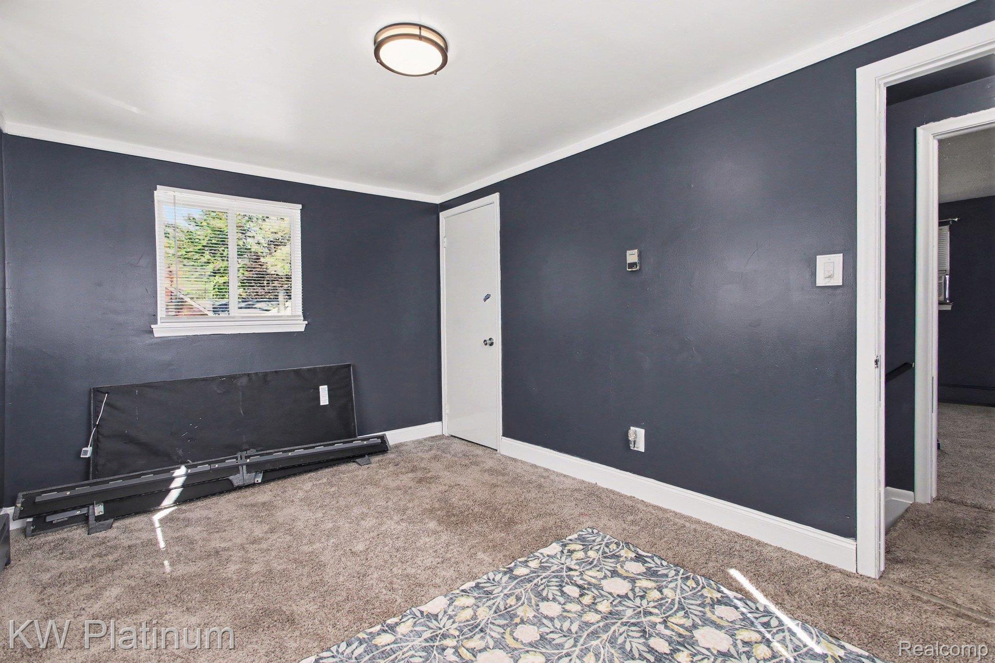 8586 Superior Property Photo 15