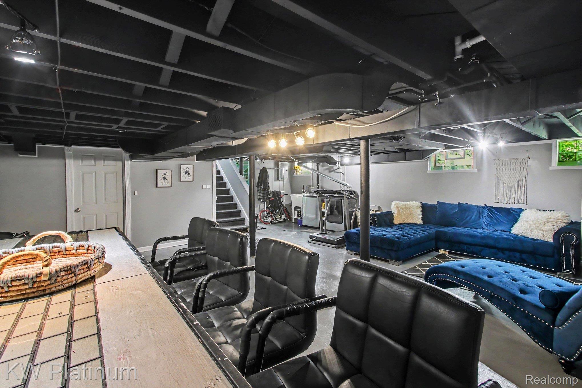 8586 Superior Property Photo 20