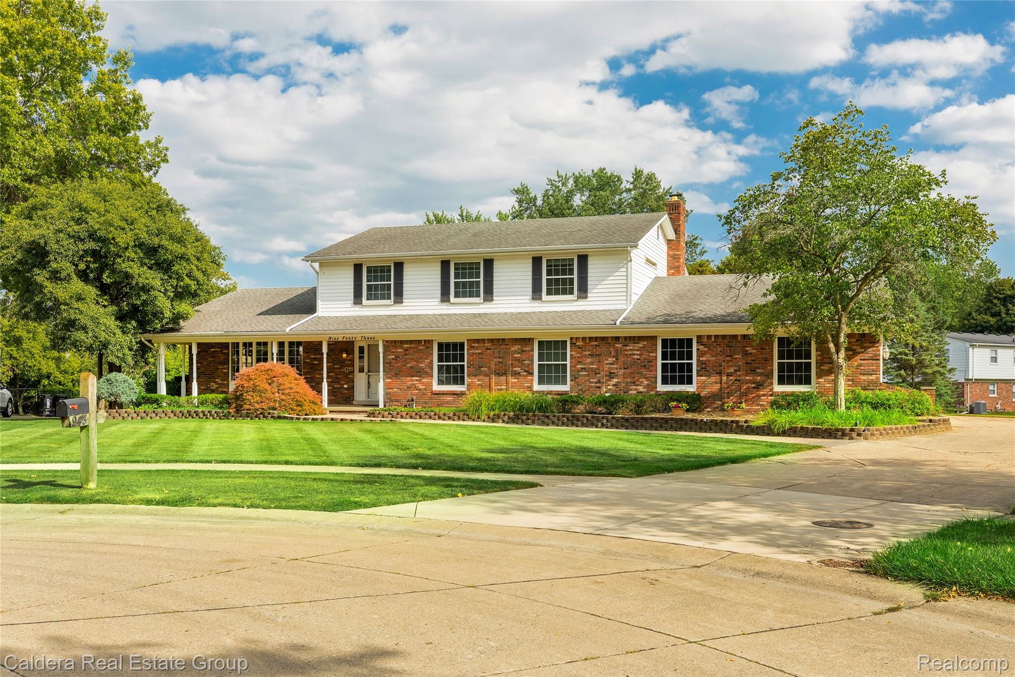 943 Huntsford Court Property Photo 3