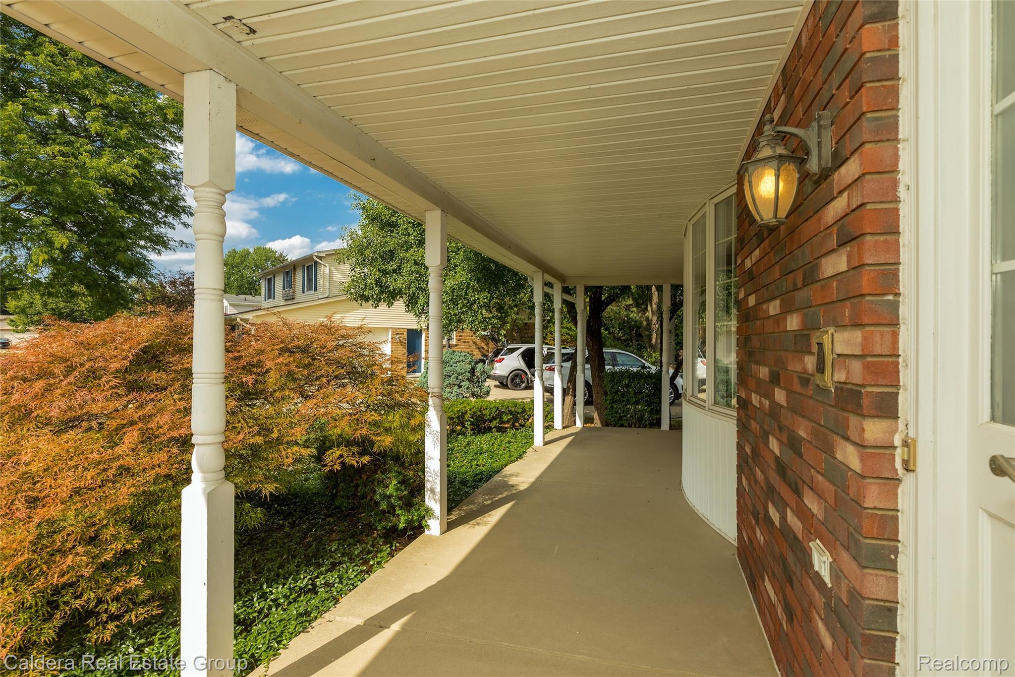 943 Huntsford Court Property Photo 4