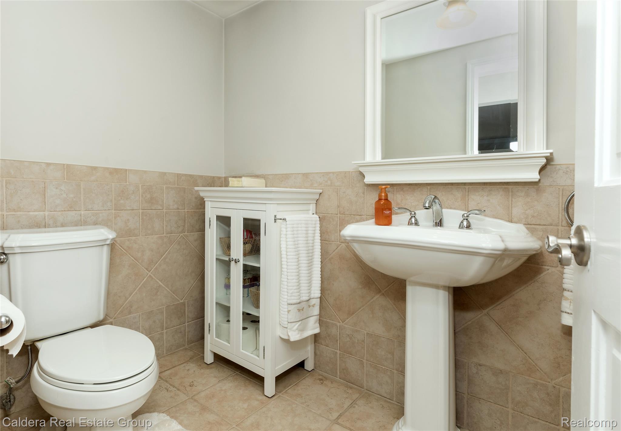 943 Huntsford Court Property Photo 18