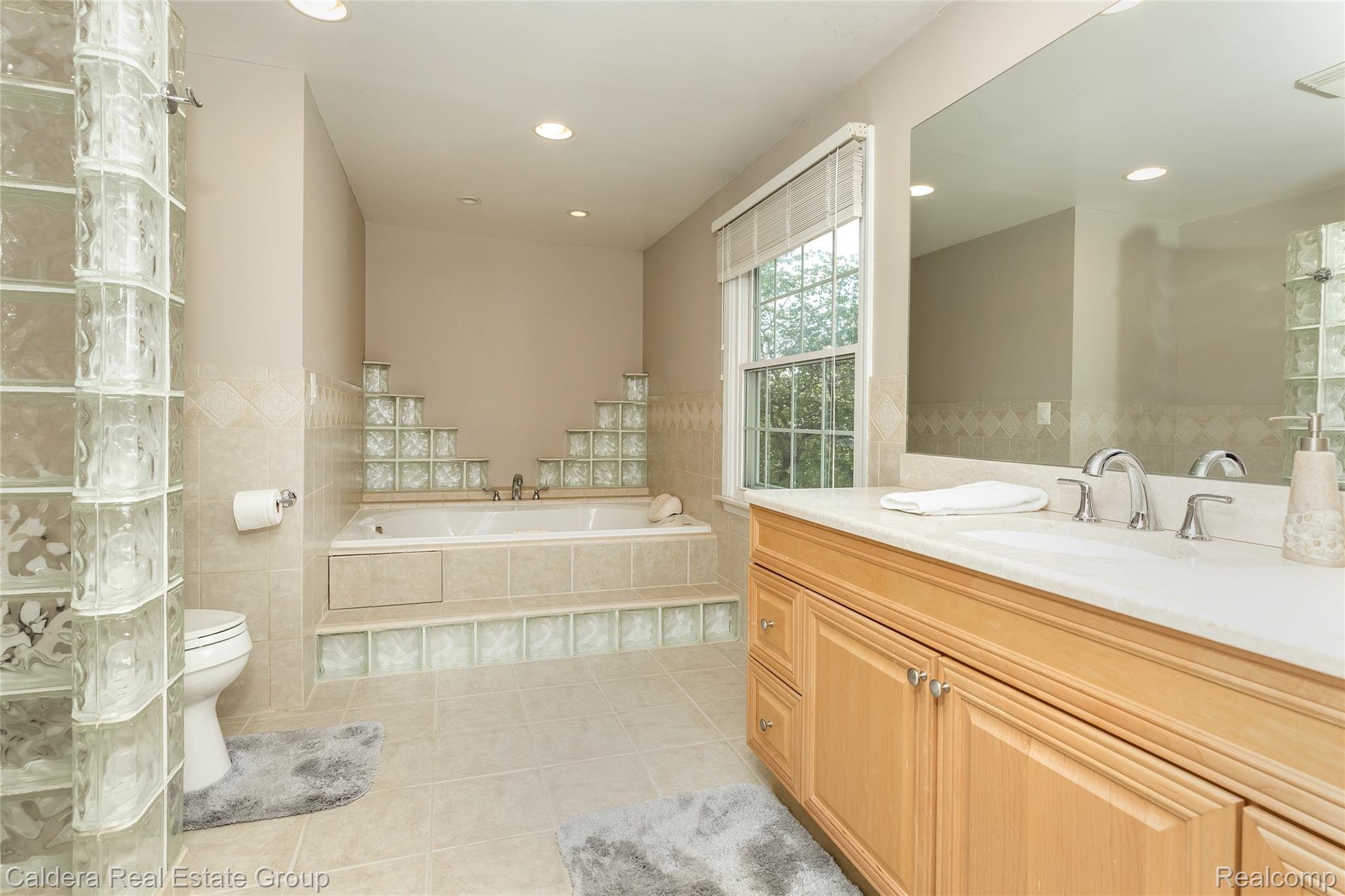 943 Huntsford Court Property Photo 26
