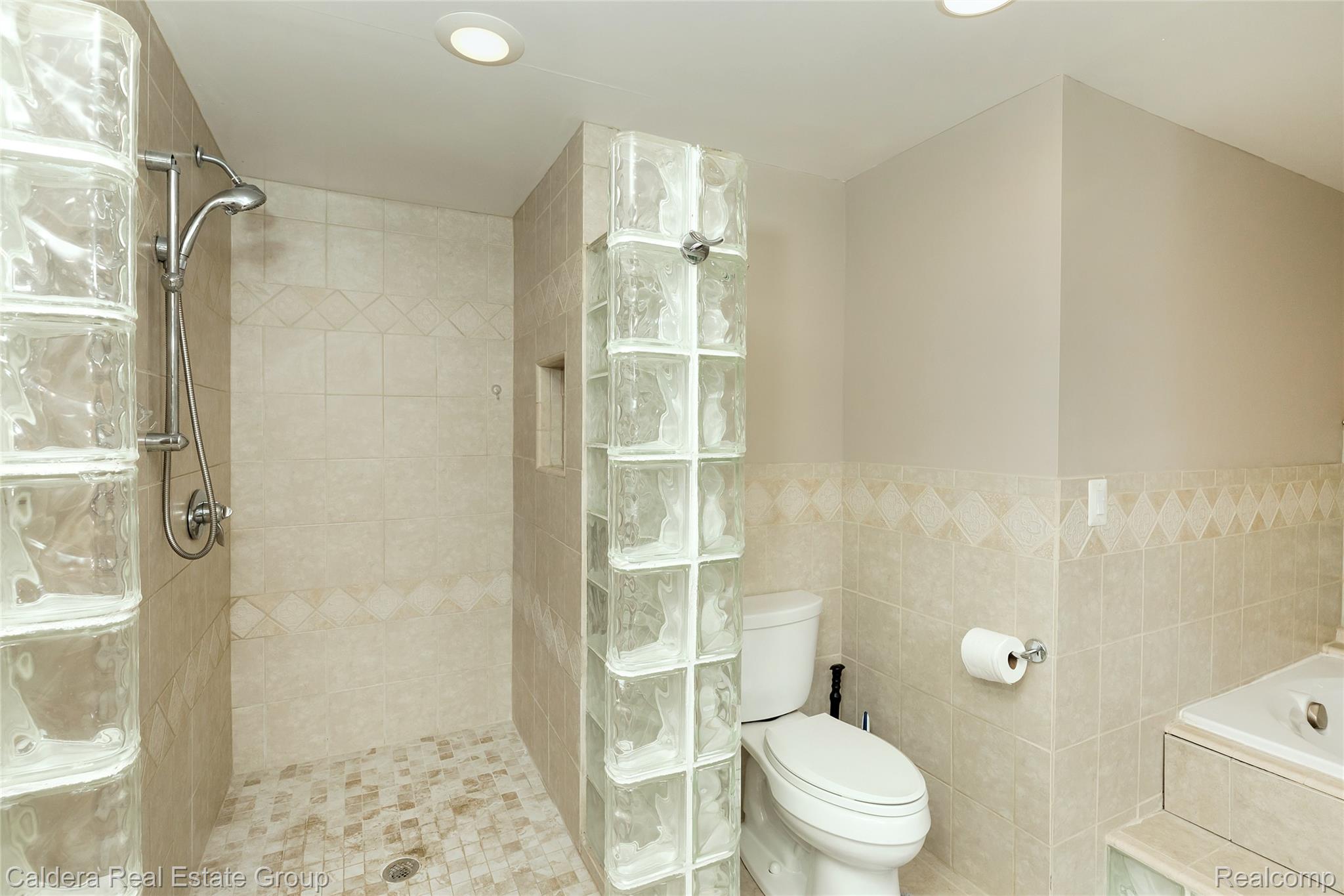 943 Huntsford Court Property Photo 27