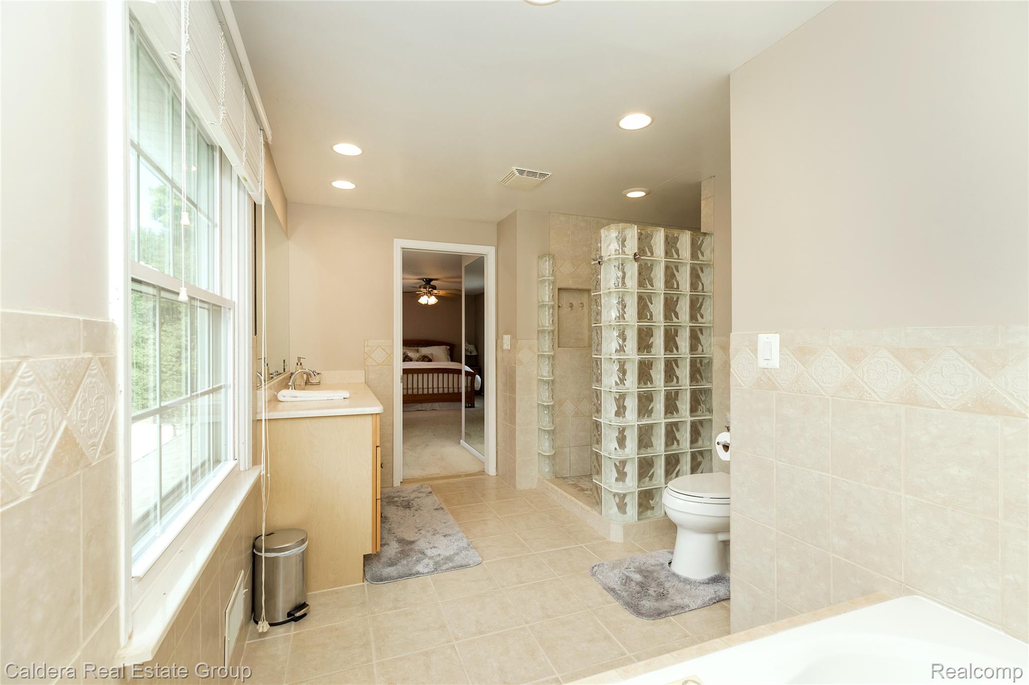 943 Huntsford Court Property Photo 29