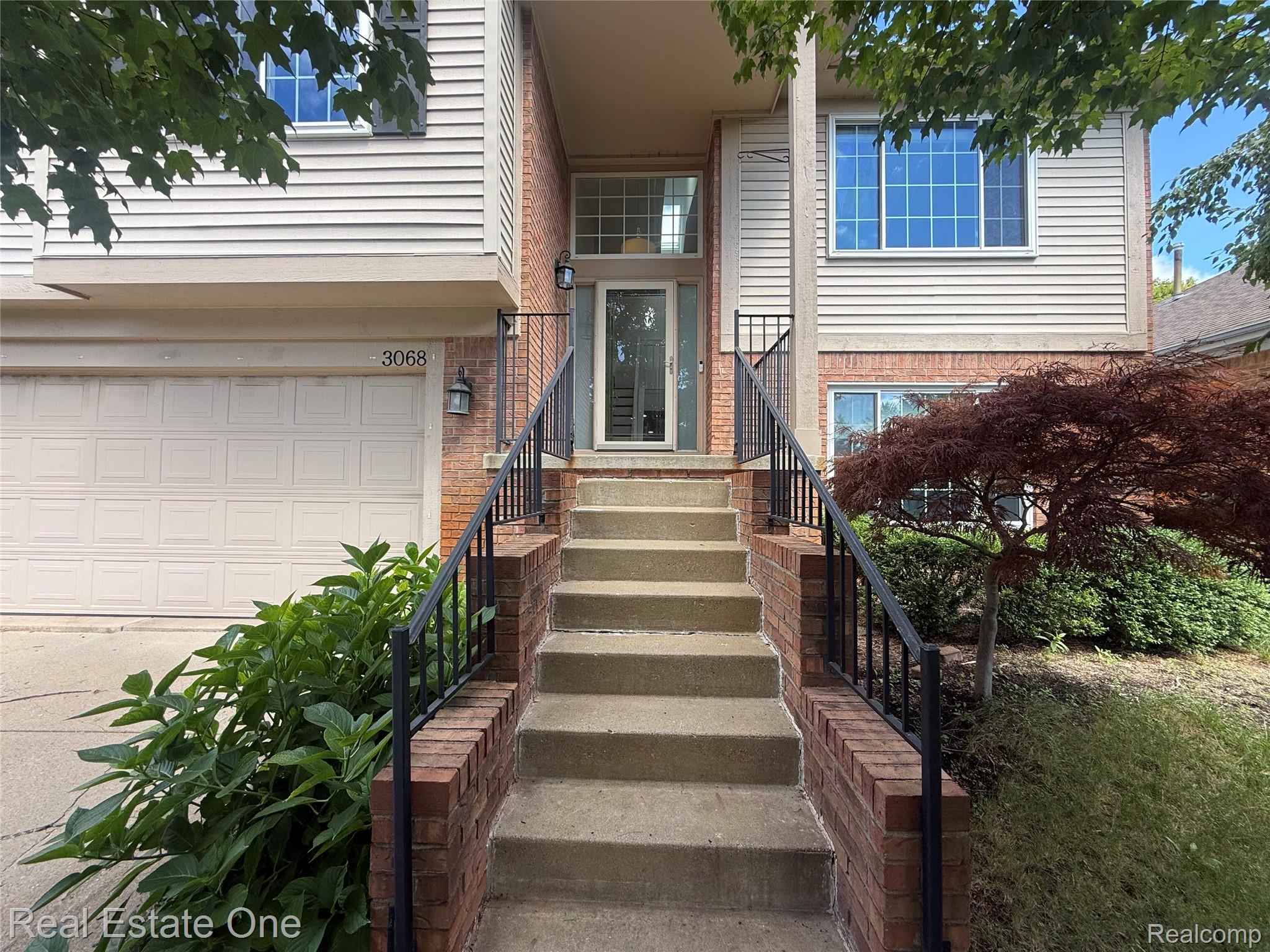 3068 Bridlewood Drive Property Photo 2