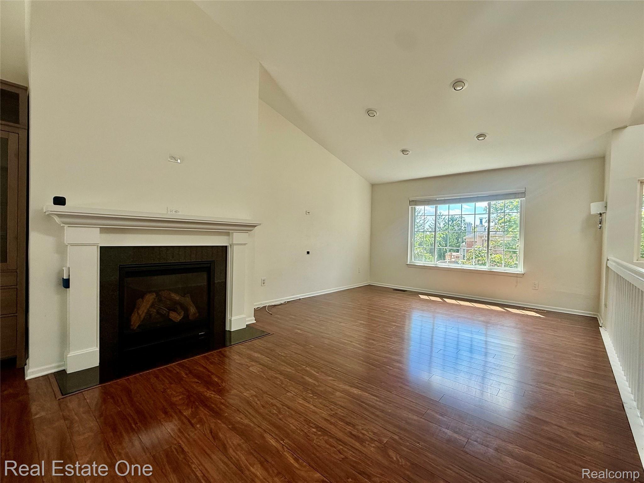 3068 Bridlewood Drive Property Photo 3