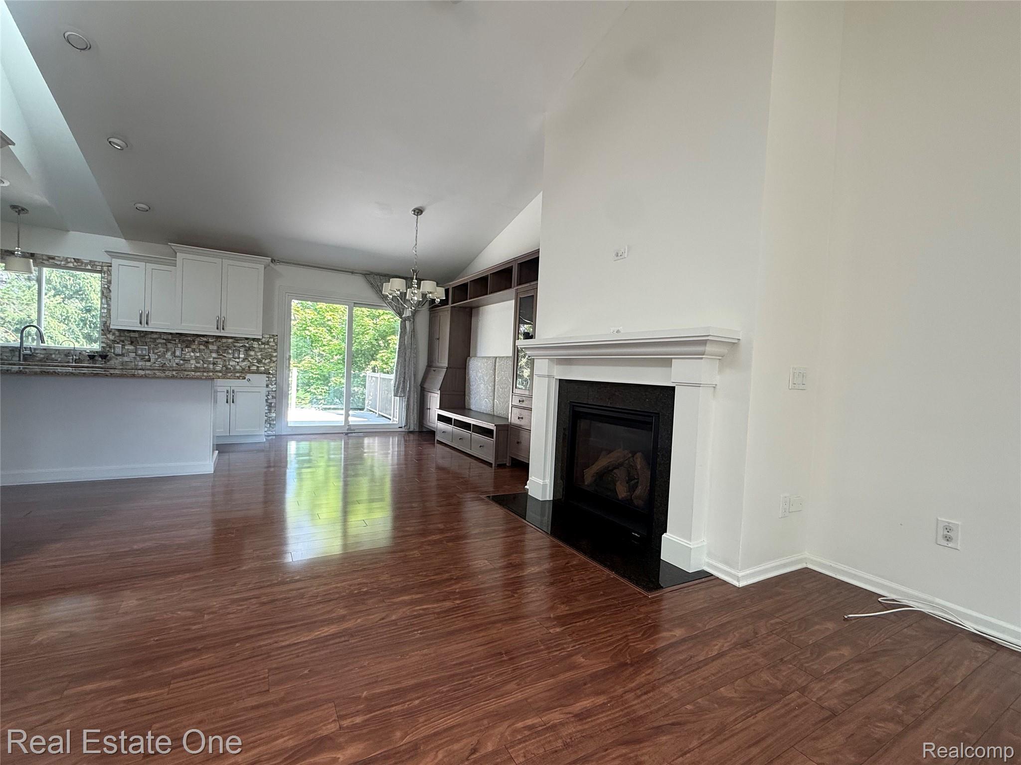 3068 Bridlewood Drive Property Photo 4