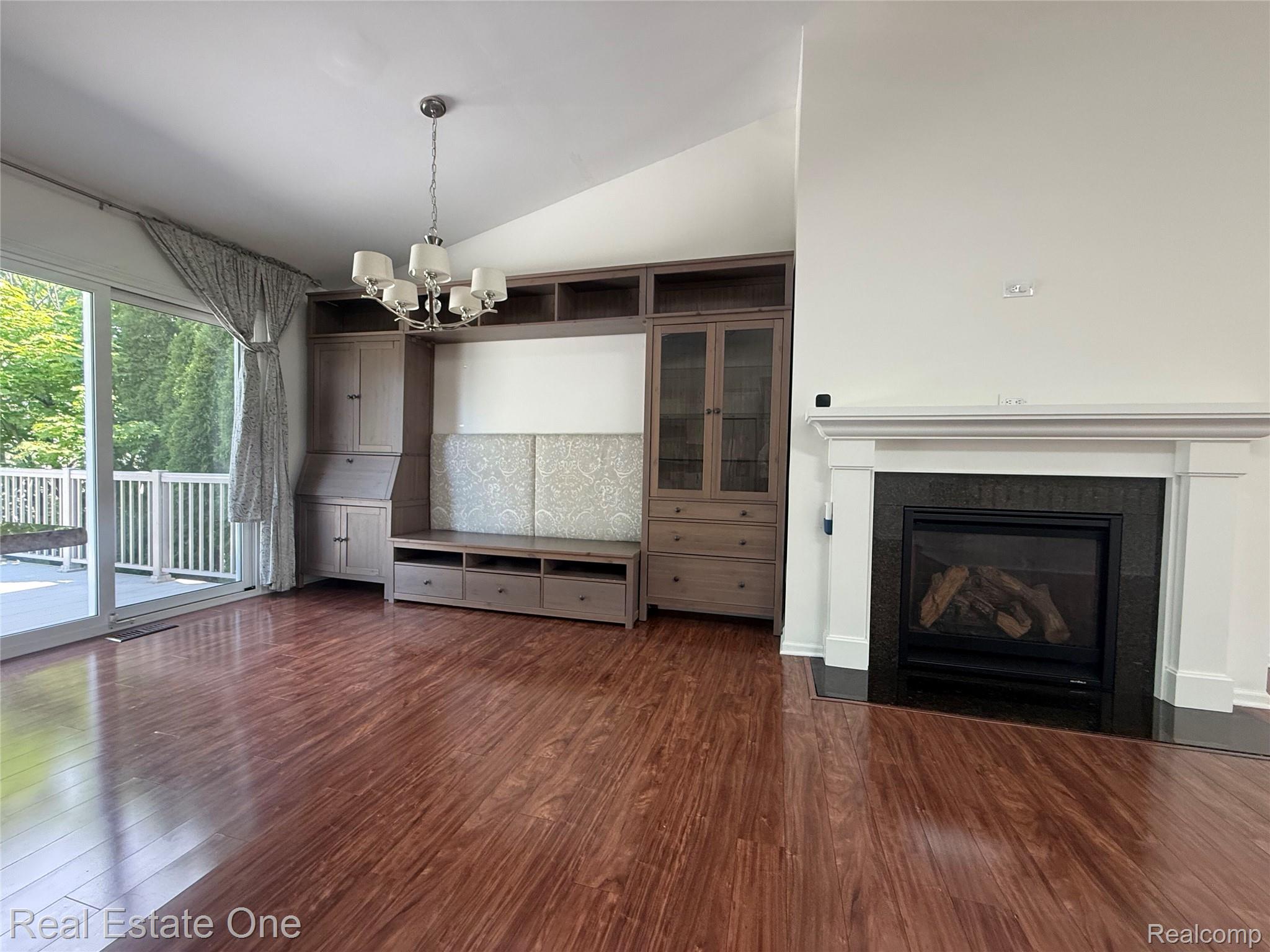3068 Bridlewood Drive Property Photo 5