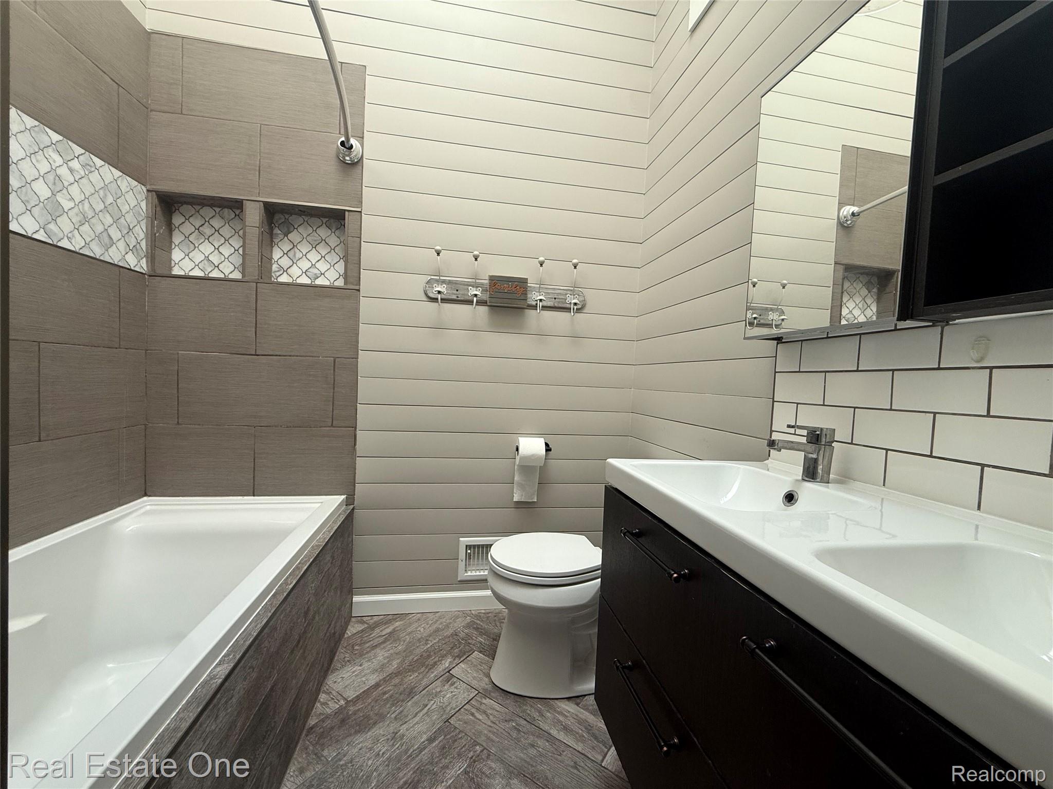 3068 Bridlewood Drive Property Photo 14
