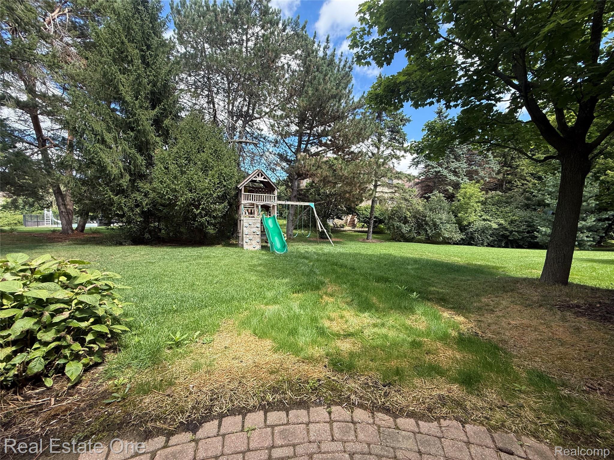 3068 Bridlewood Drive Property Photo 25