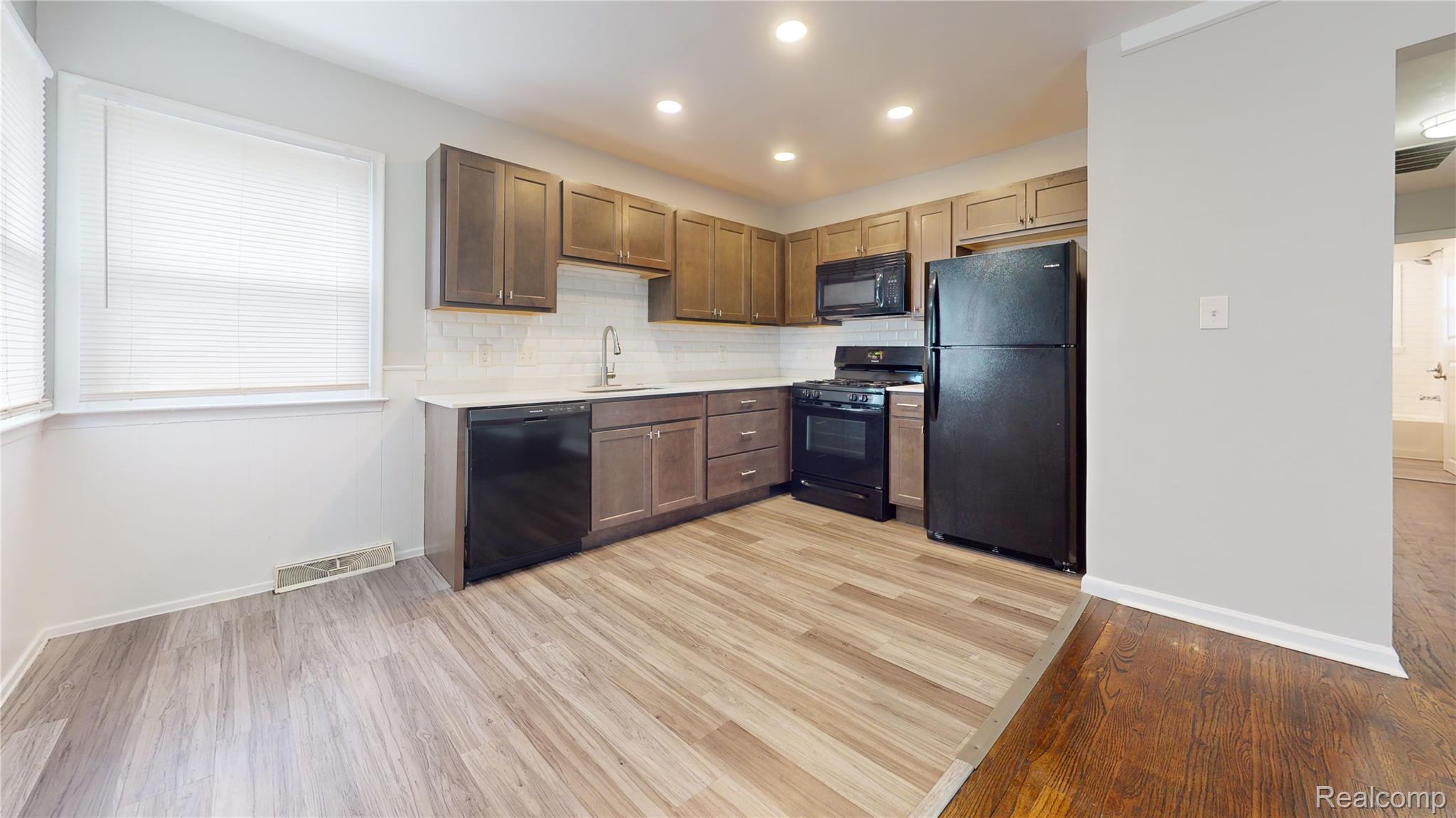 2111 Otis Avenue Property Photo 2