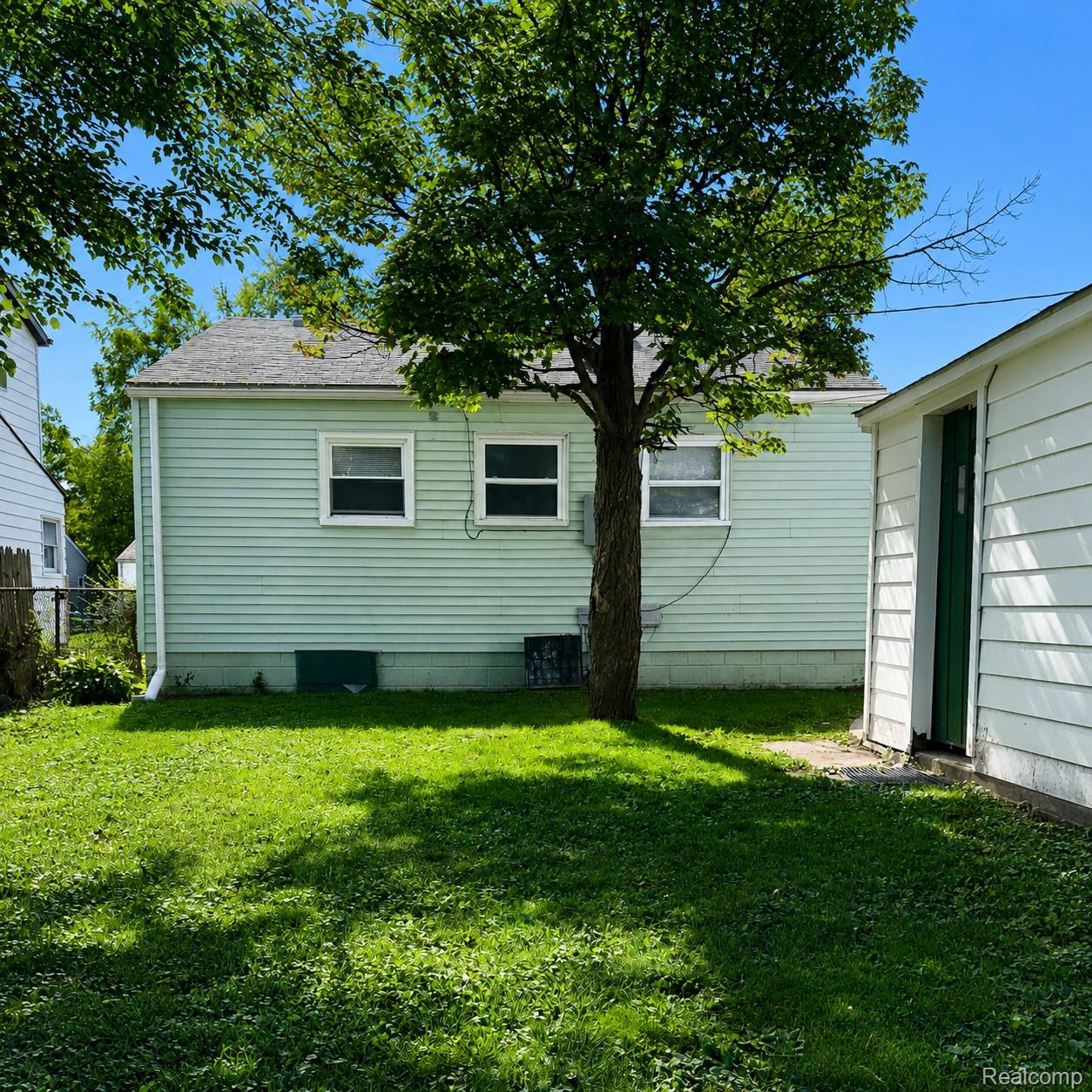 2111 Otis Avenue Property Photo 14