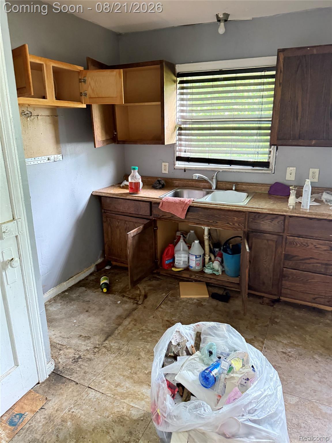 17256 Pierson Street Property Photo 5