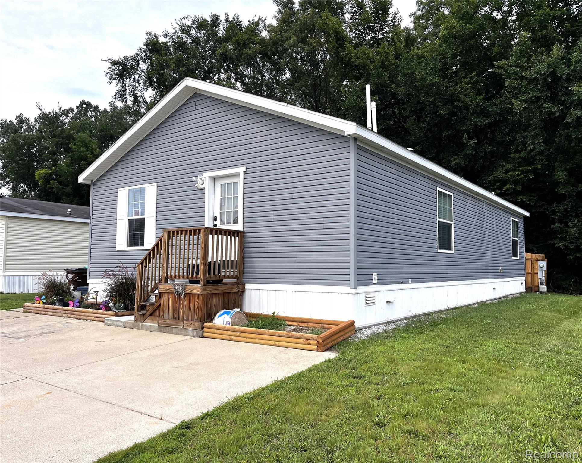 563 Allen #48 Road Property Photo 3