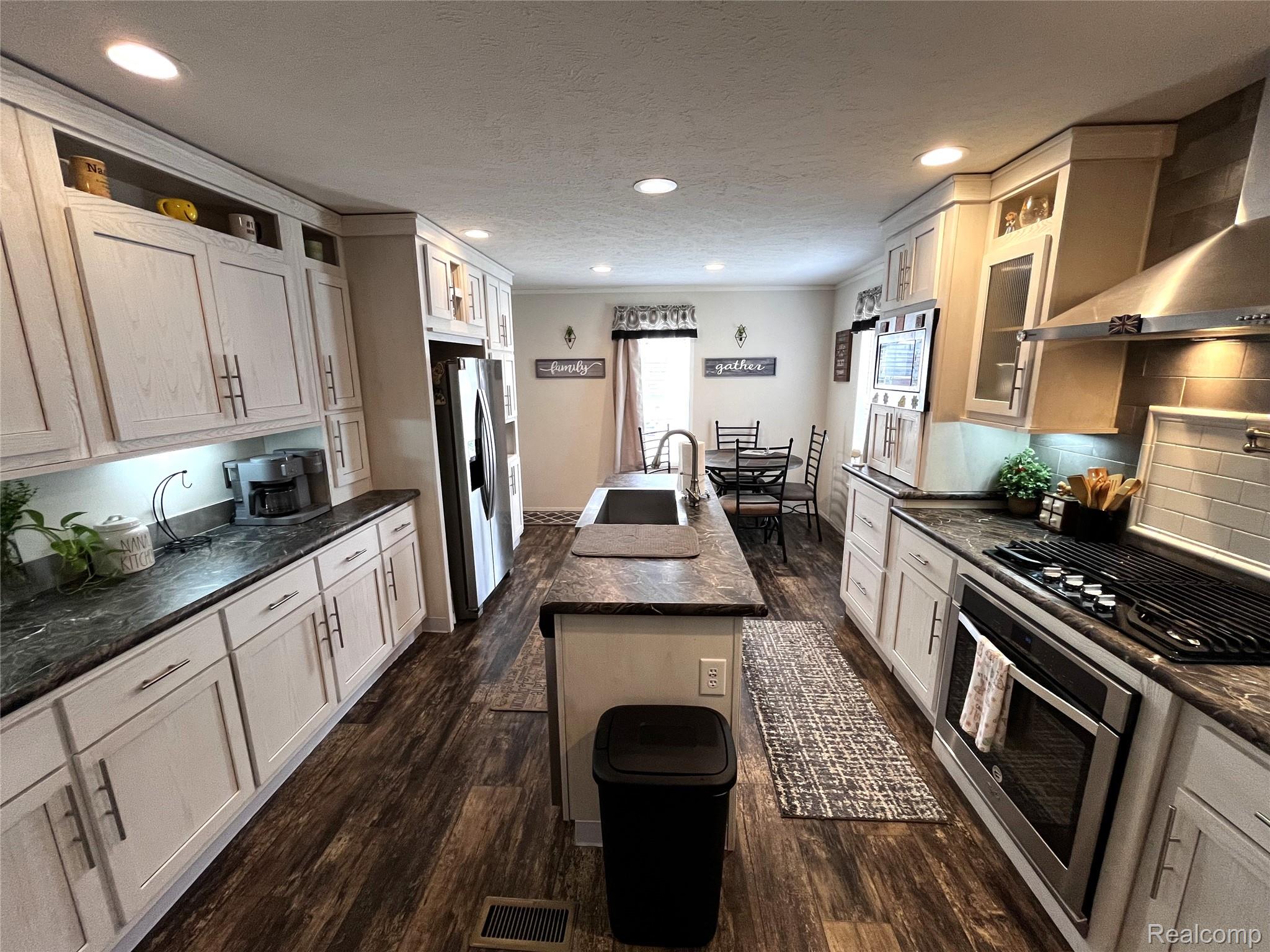 563 Allen #48 Road Property Photo 12