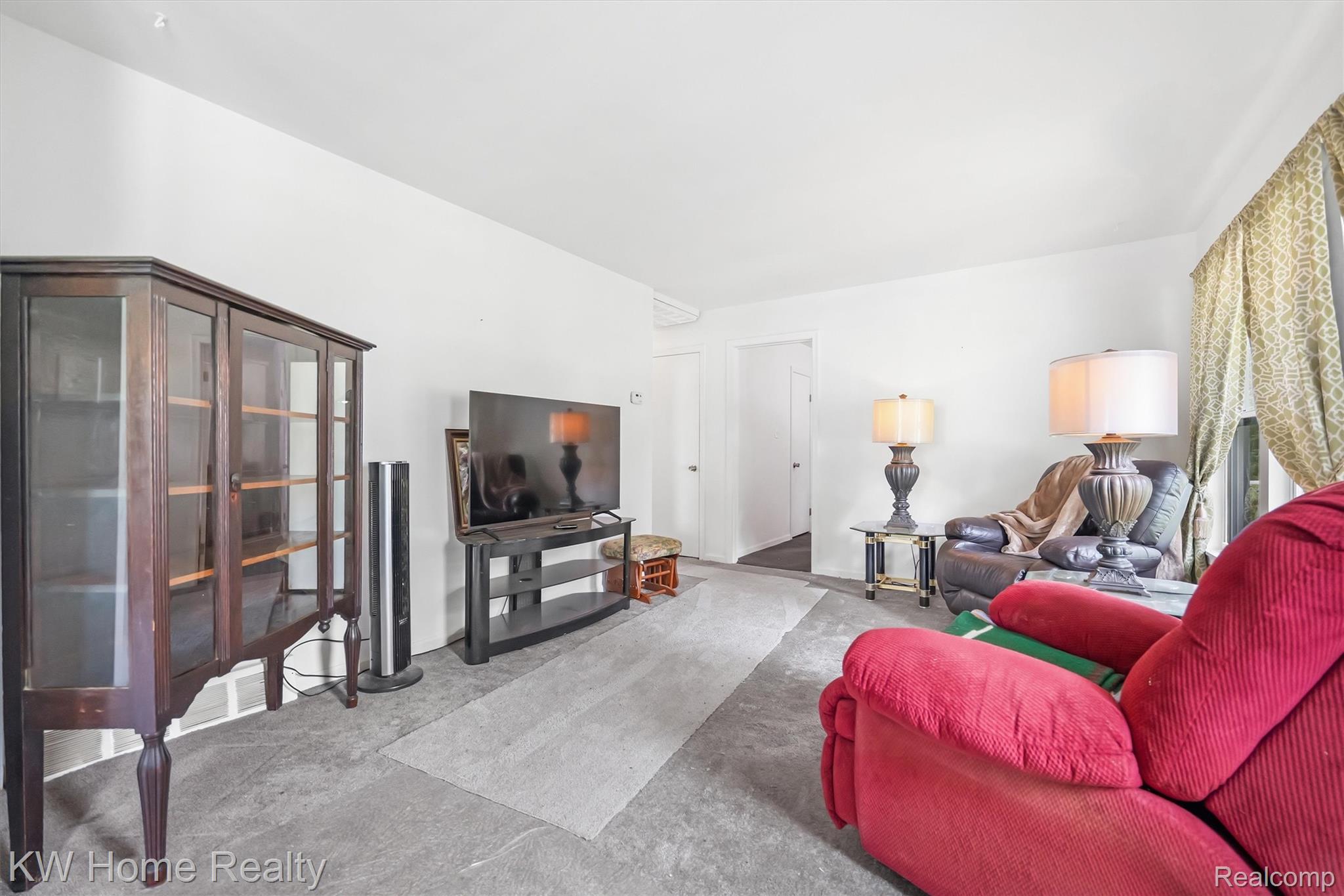 2042 Orland Property Photo 5