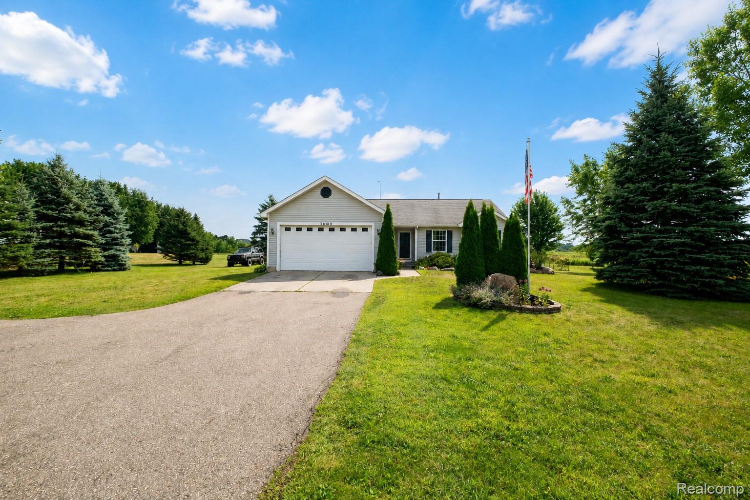 13063 Seymour Road Property Photo 2