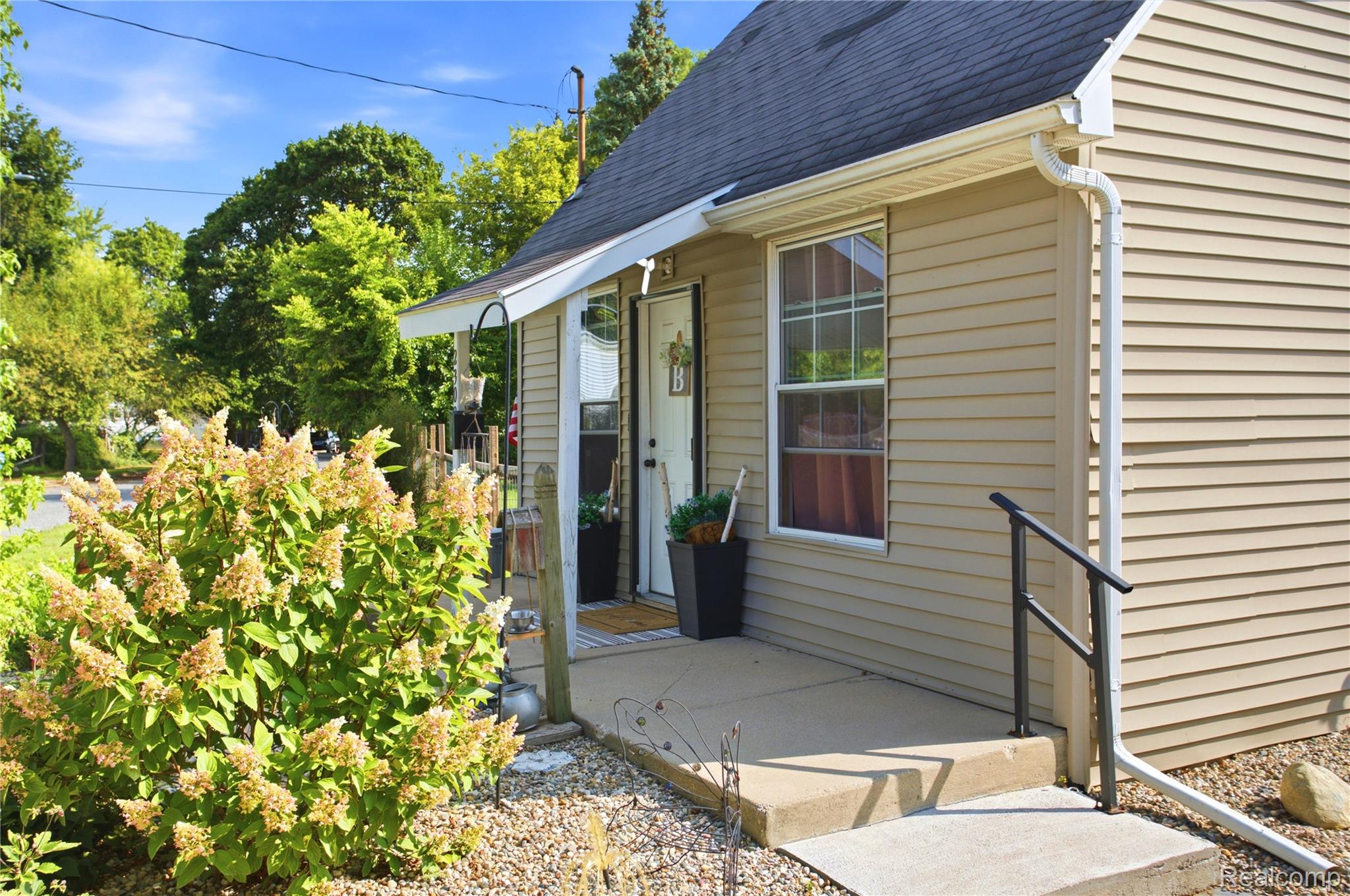 2308 Rheamount Avenue Property Photo 4