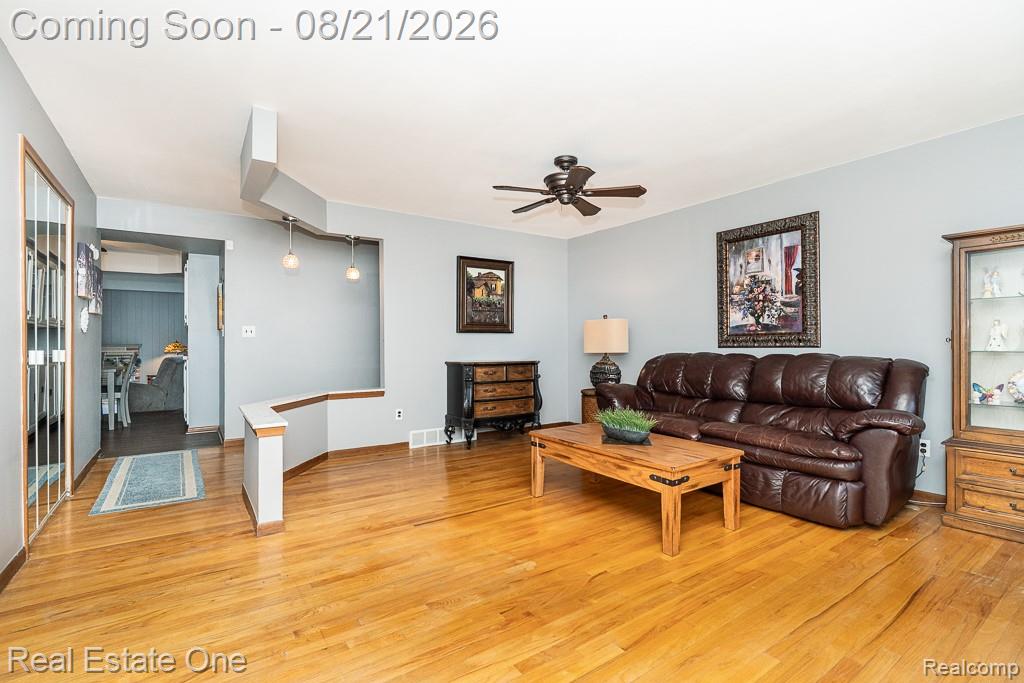4167 Angeline Drive Property Photo 6