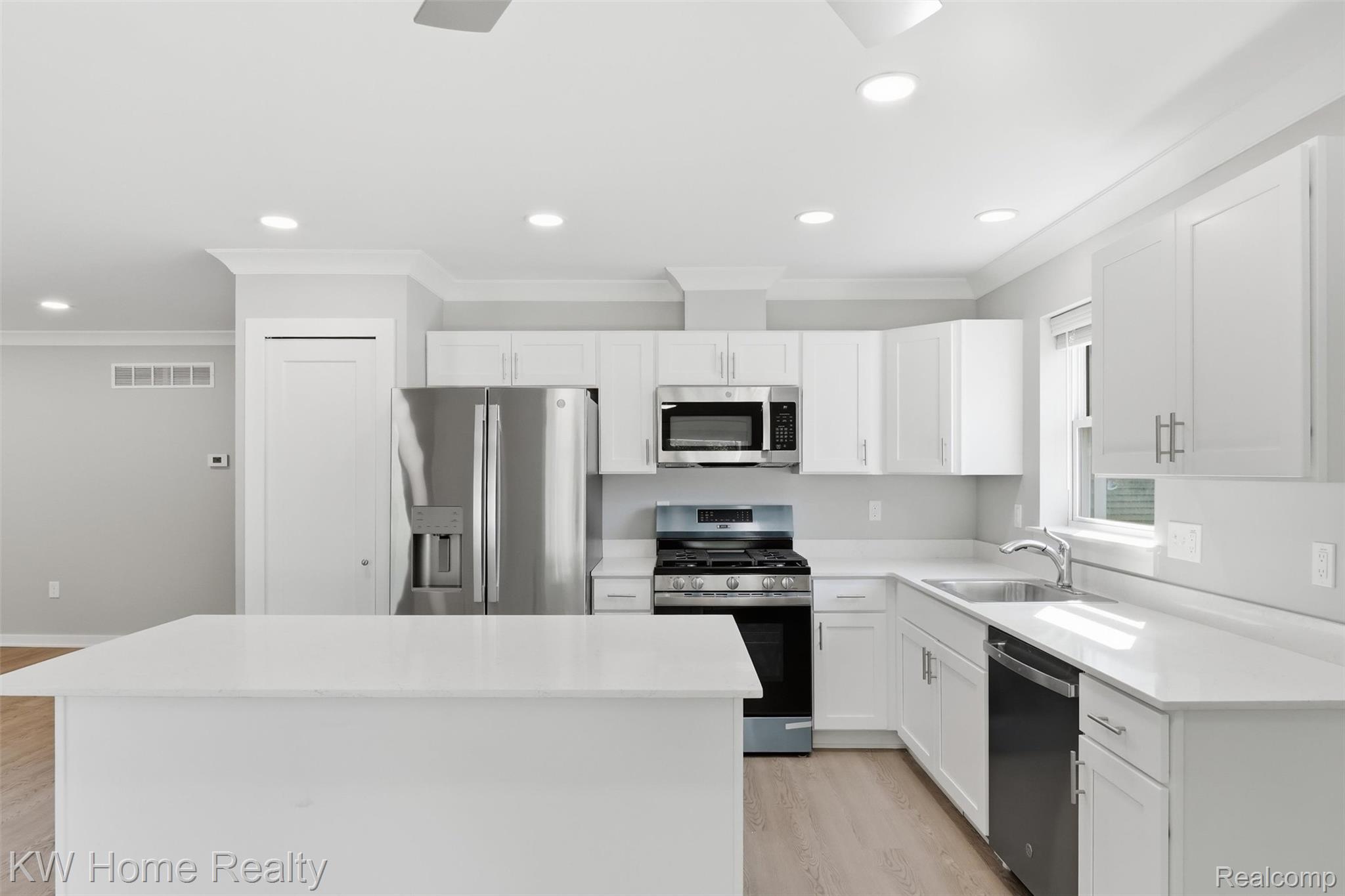 5710 N Karle Street Property Photo 3
