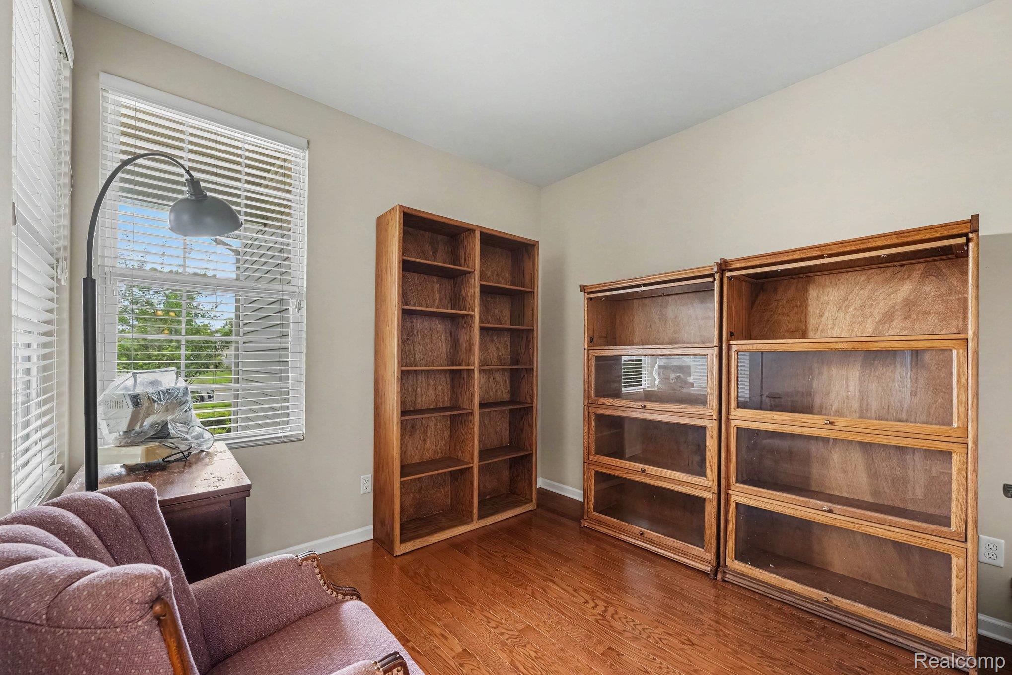 9407 Sand Hill Drive Property Photo 12