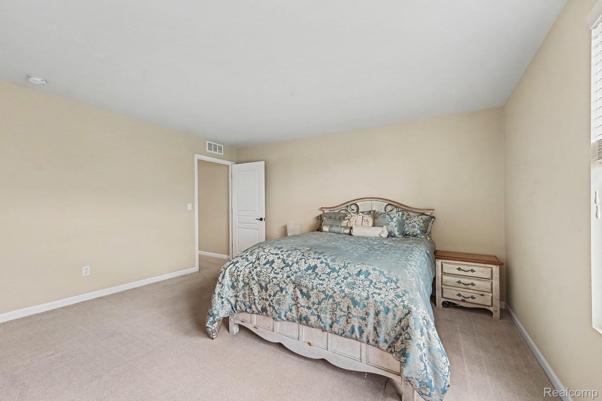 9407 Sand Hill Drive Property Photo 15