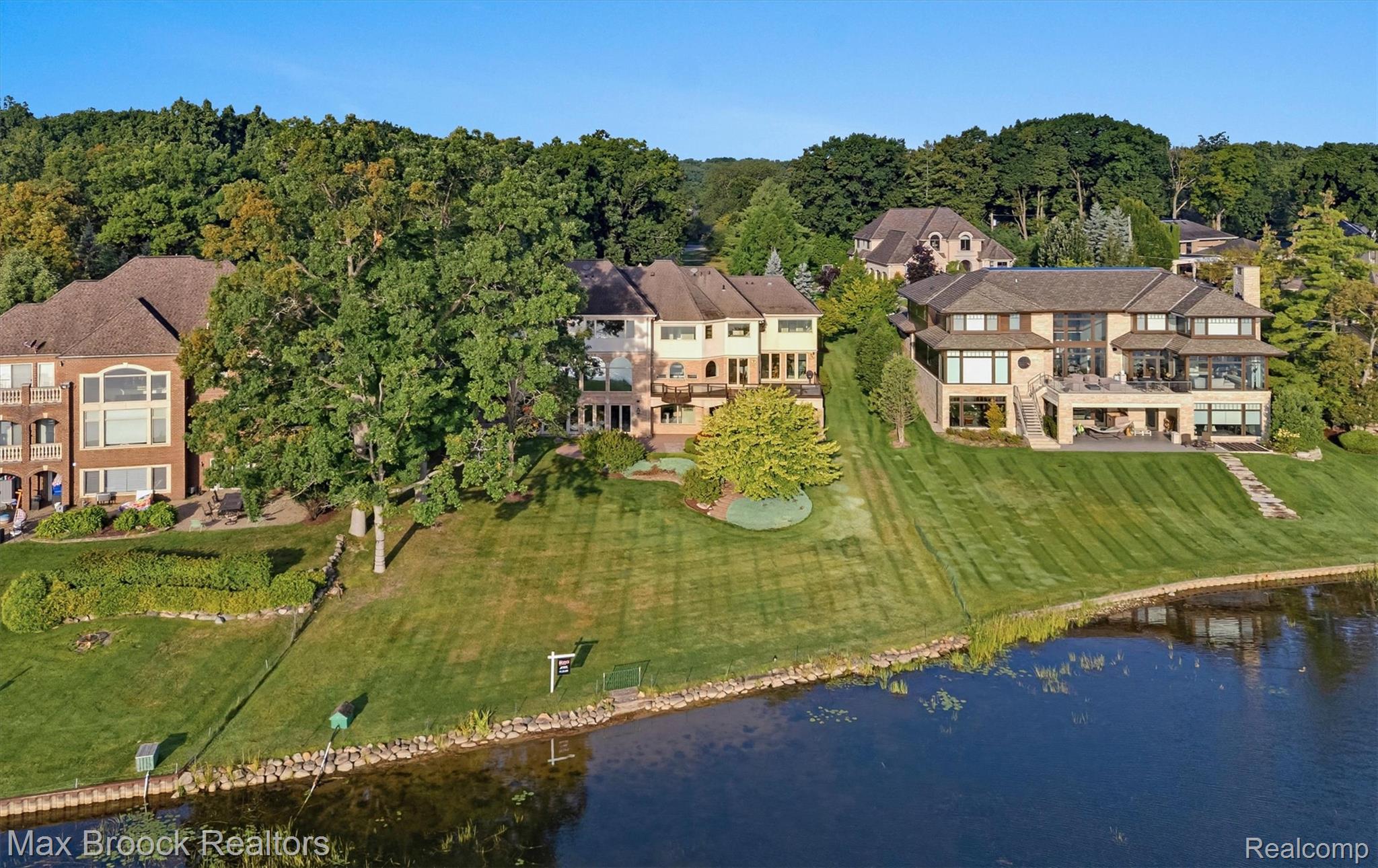 1832 Long Lake Shore Drive Property Photo 1