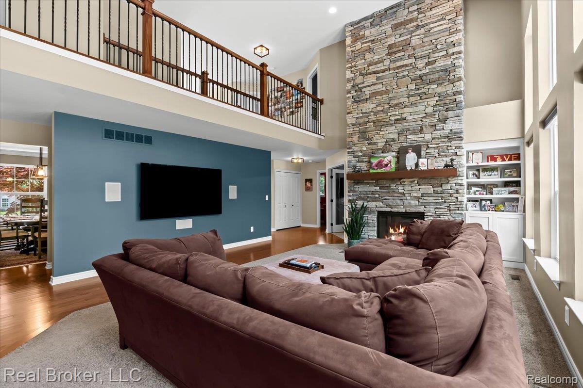 10080 Rolling Pines Drive Property Photo 10