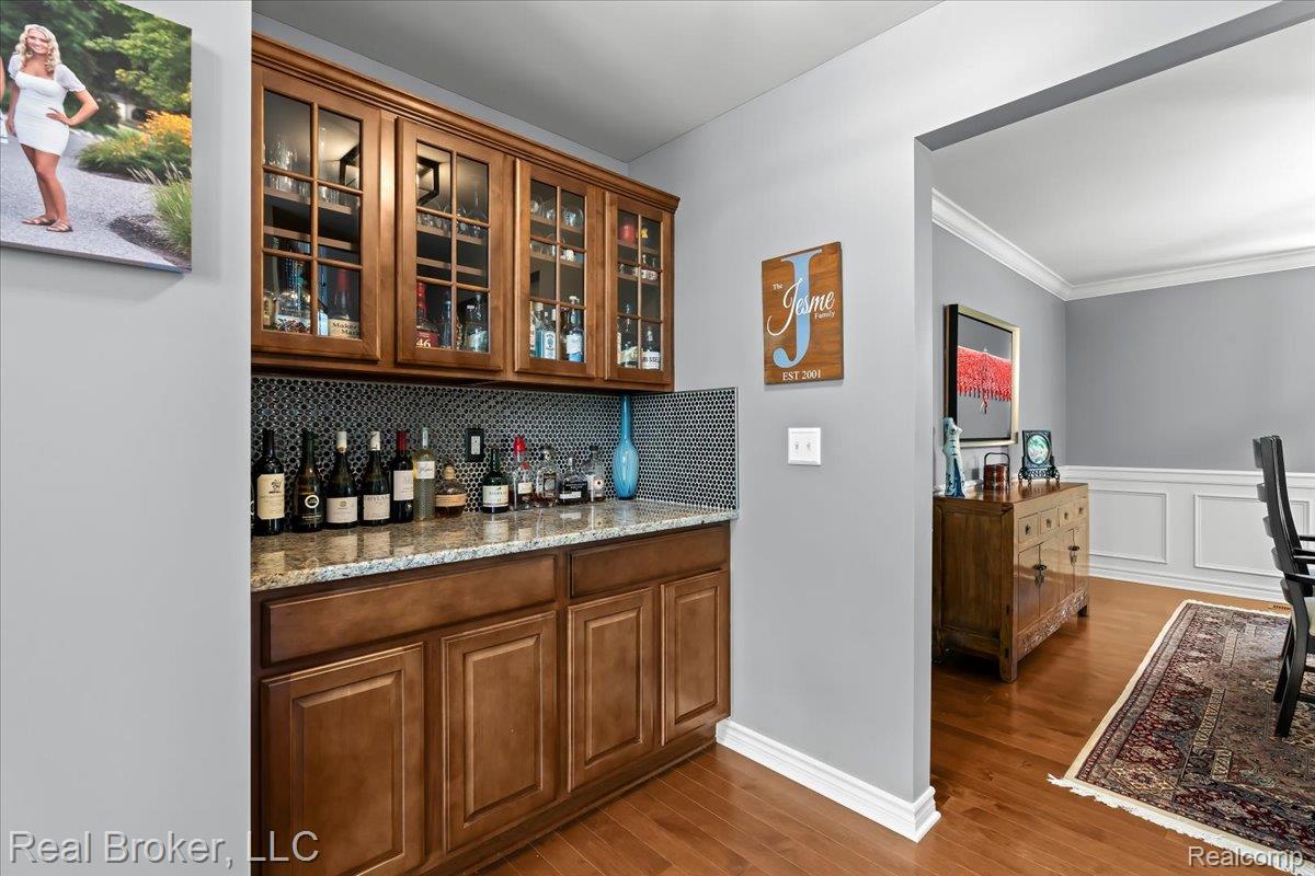 10080 Rolling Pines Drive Property Photo 16