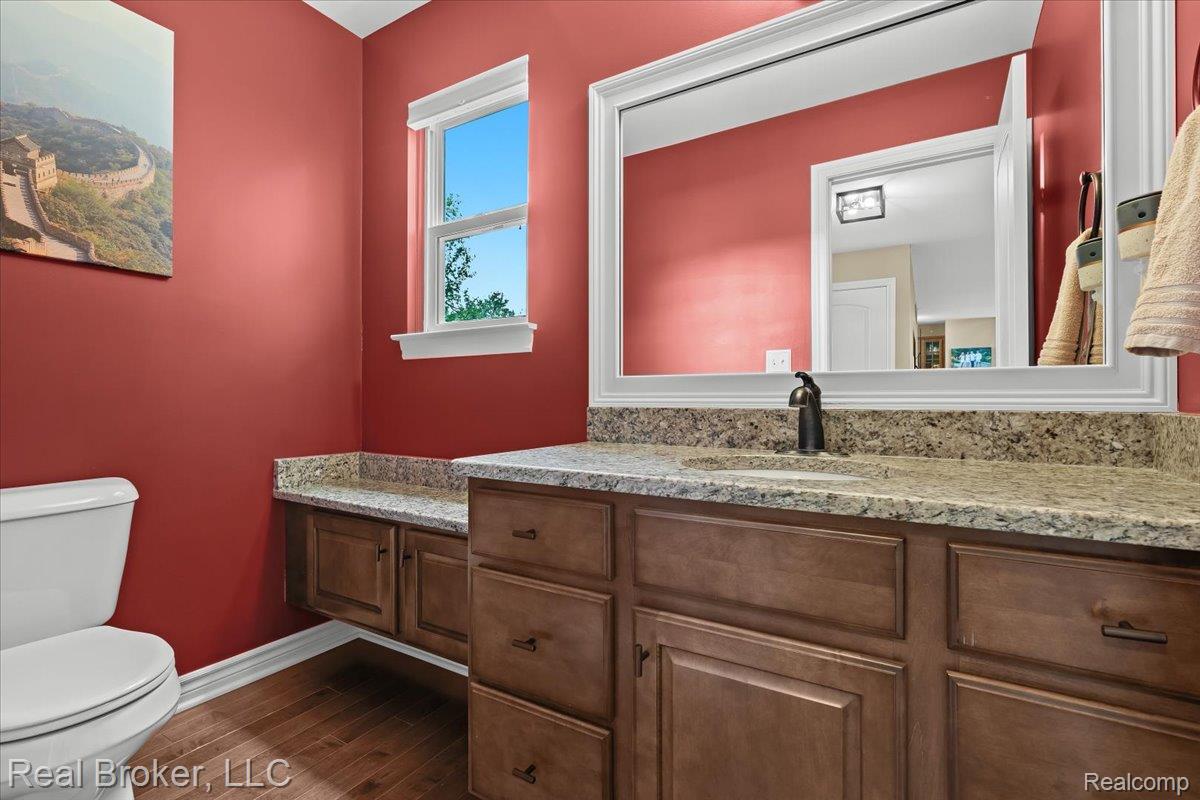 10080 Rolling Pines Drive Property Photo 19