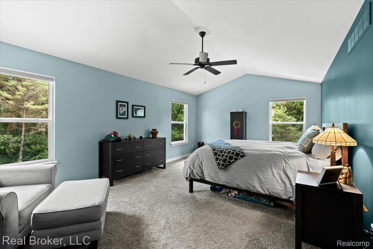 10080 Rolling Pines Drive Property Photo 23
