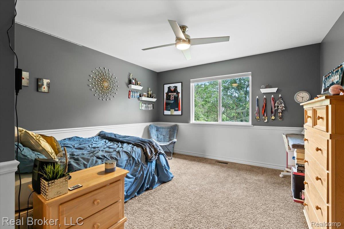 10080 Rolling Pines Drive Property Photo 27