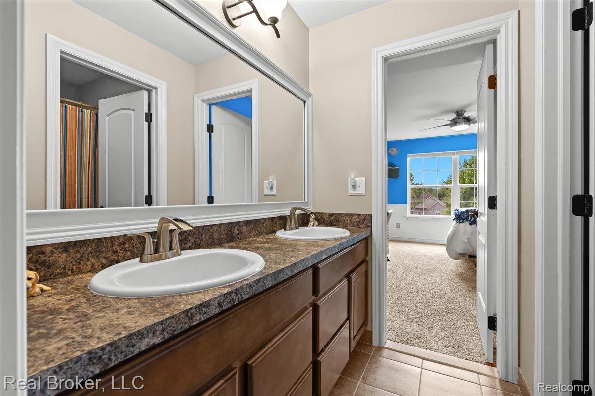 10080 Rolling Pines Drive Property Photo 29