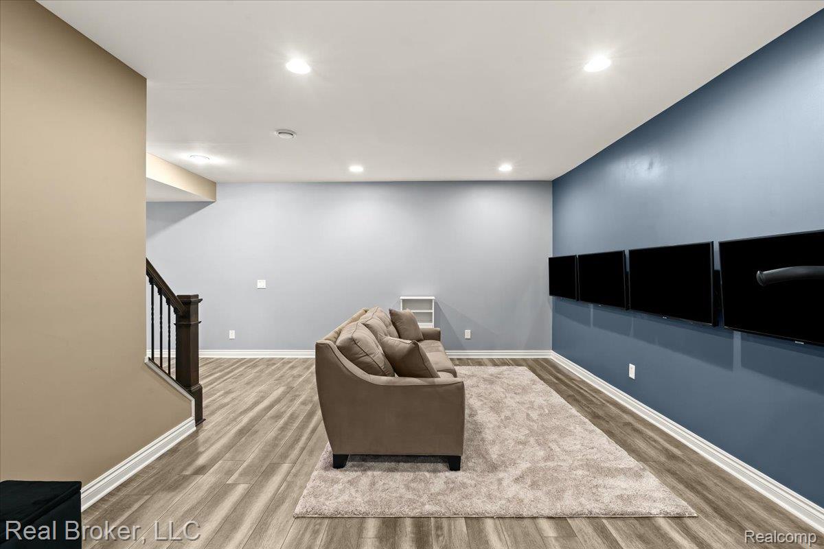 10080 Rolling Pines Drive Property Photo 39