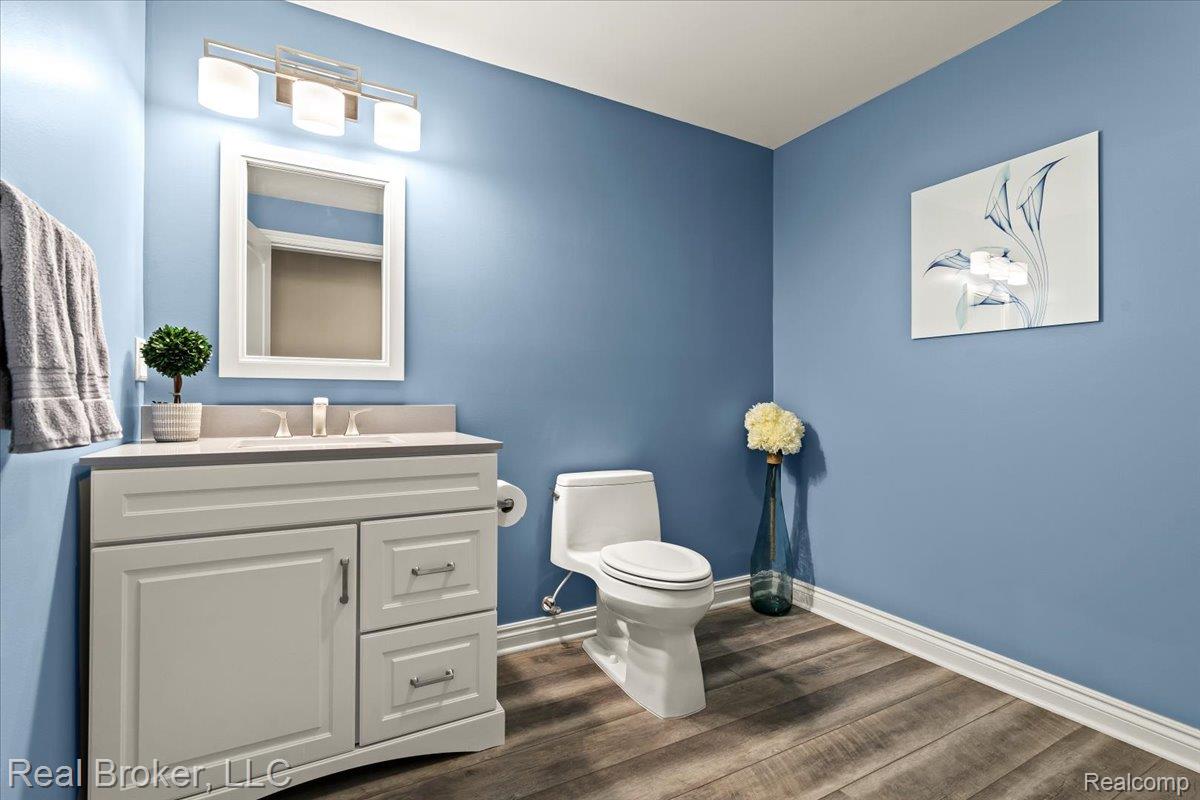 10080 Rolling Pines Drive Property Photo 41