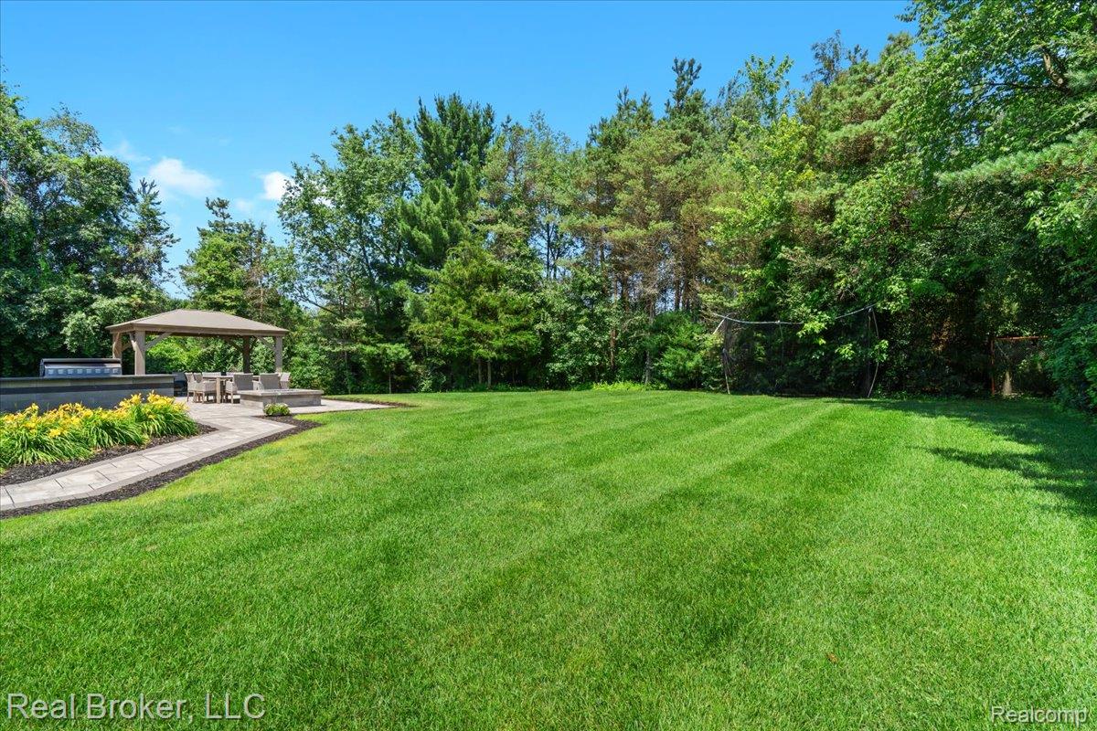 10080 Rolling Pines Drive Property Photo 47