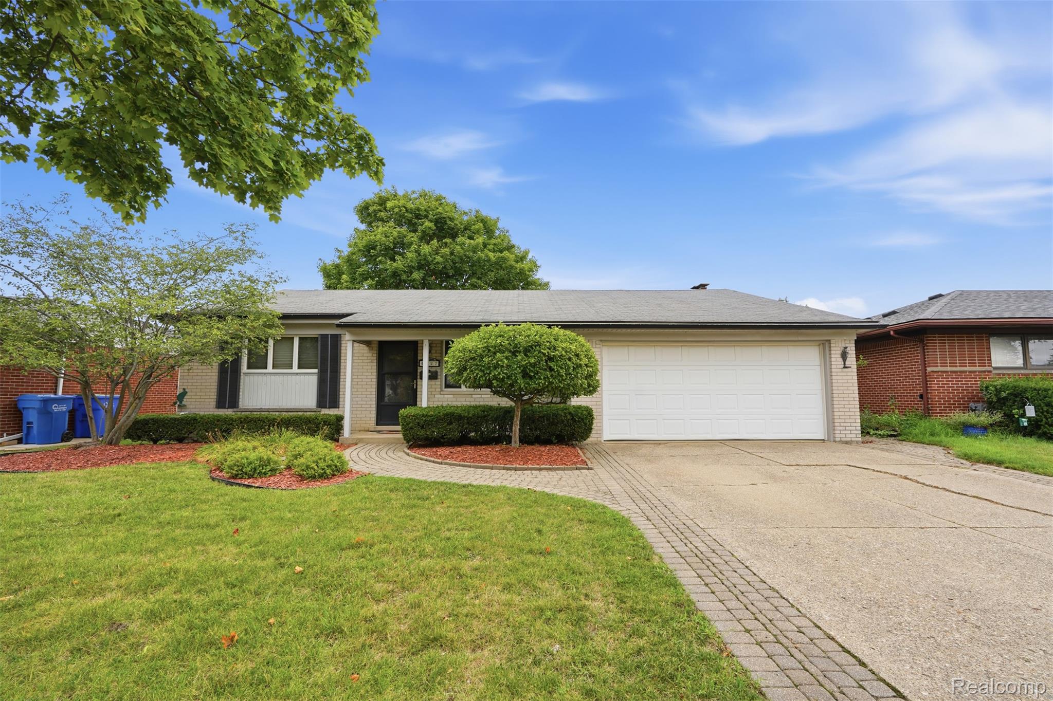 4427 Burssens Drive Property Photo 1