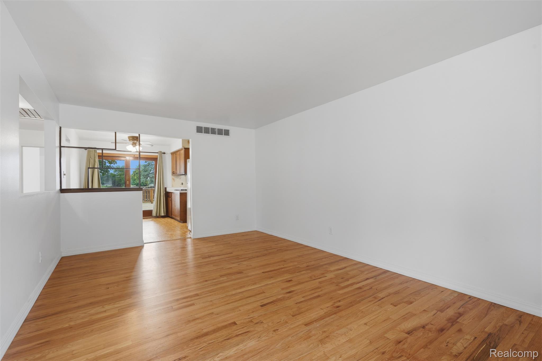 4427 Burssens Drive Property Photo 3