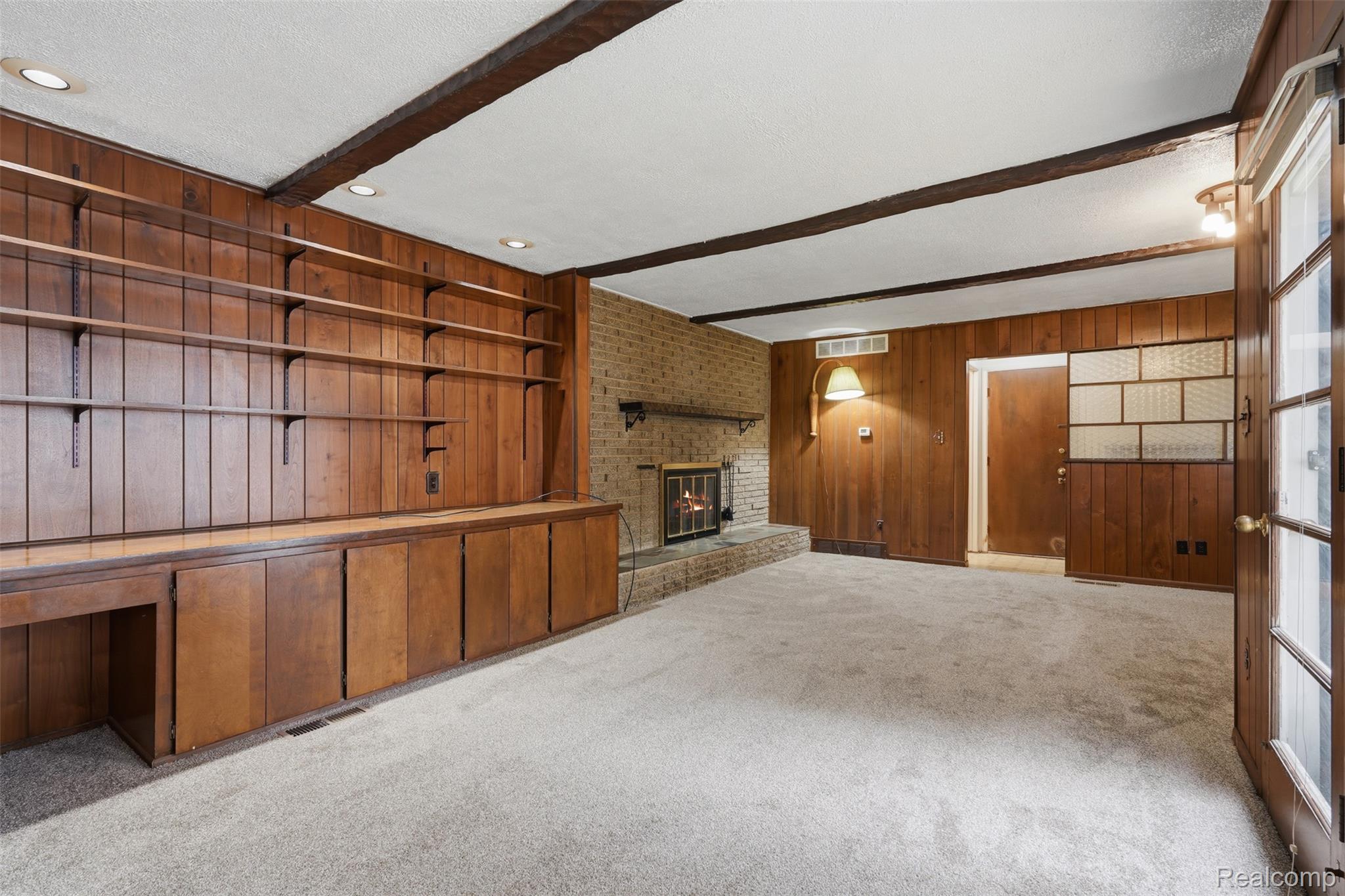 4427 Burssens Drive Property Photo 8