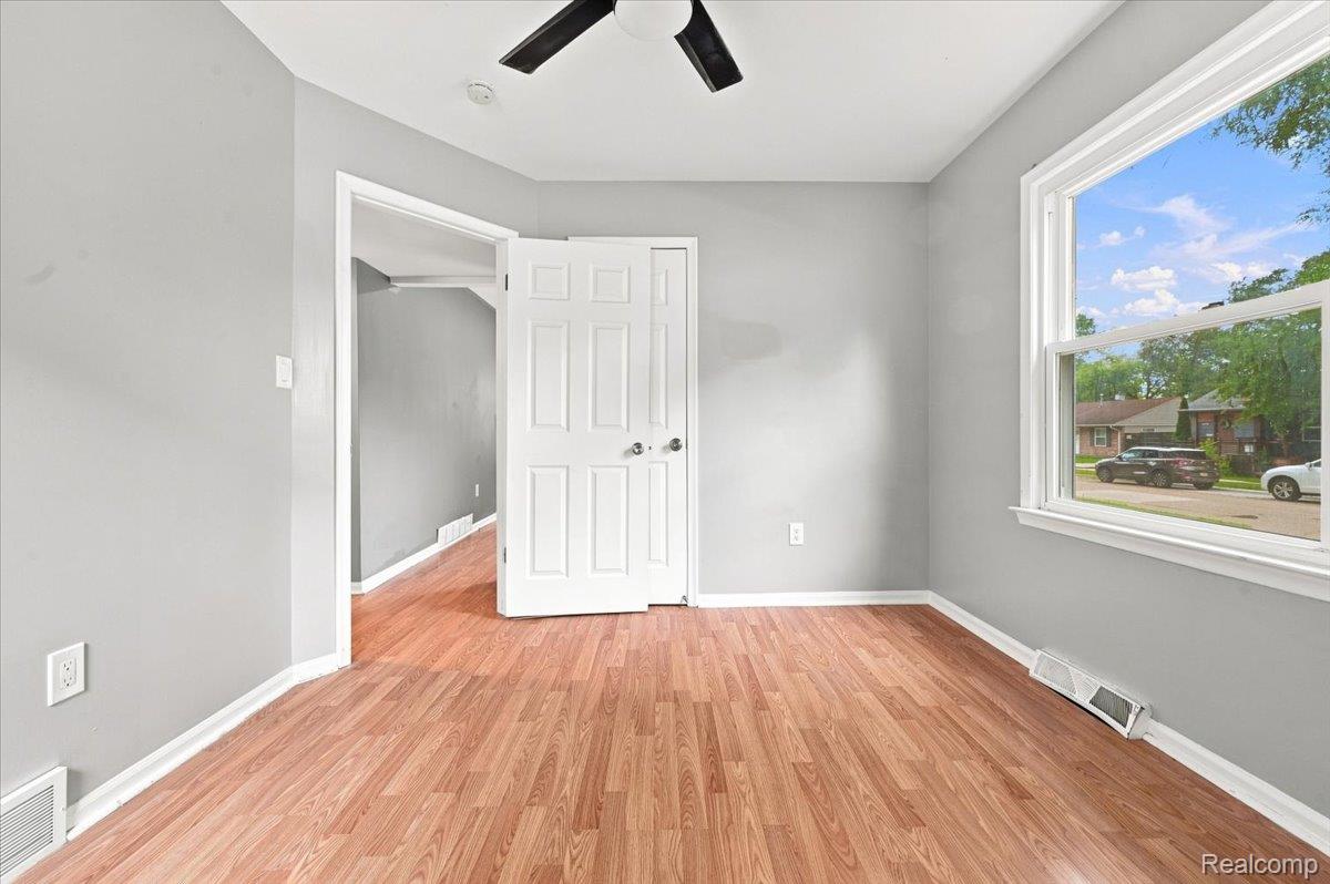 1527 E Meyers Avenue Property Photo 15