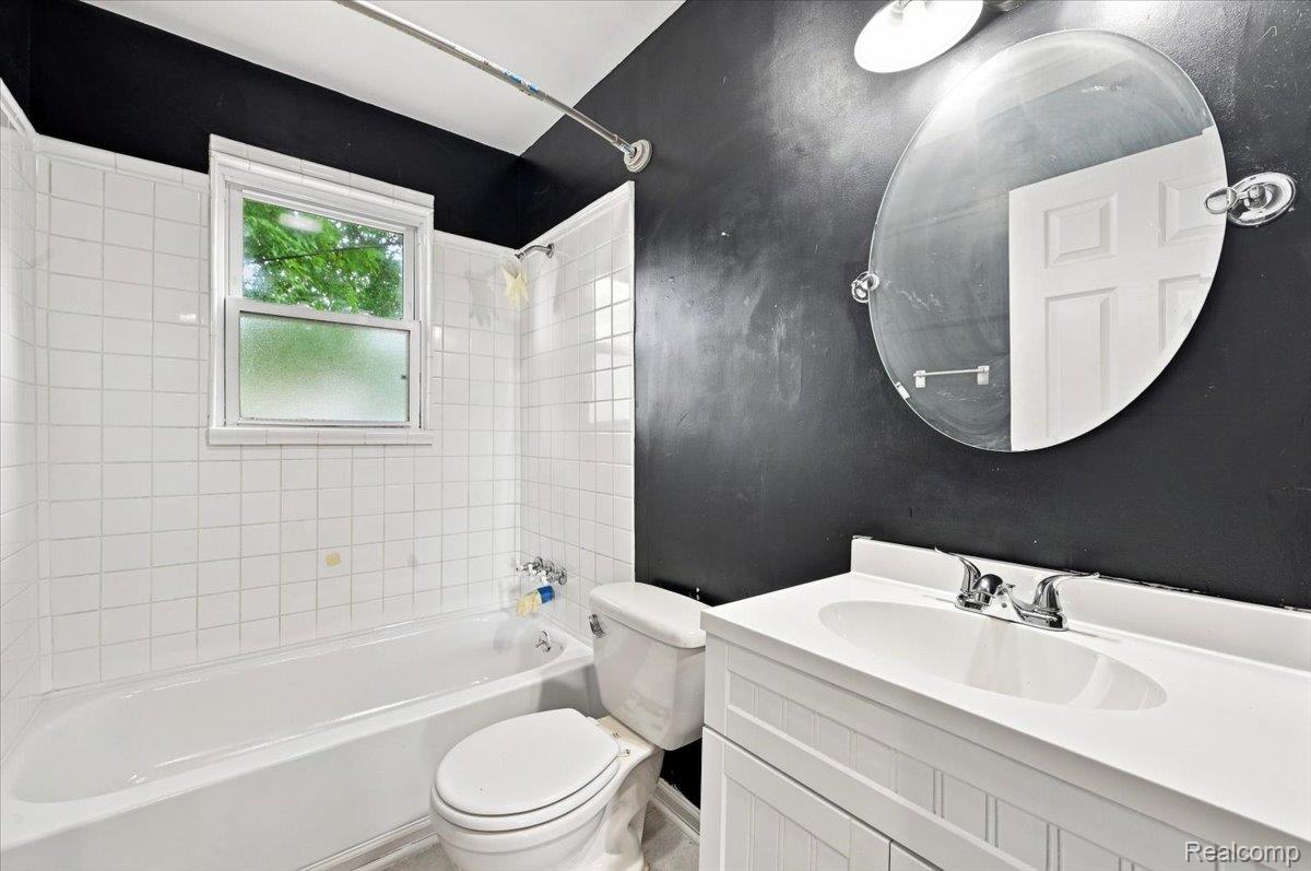 1527 E Meyers Avenue Property Photo 16