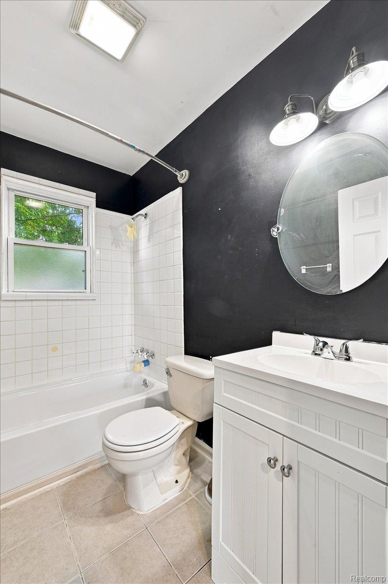 1527 E Meyers Avenue Property Photo 17