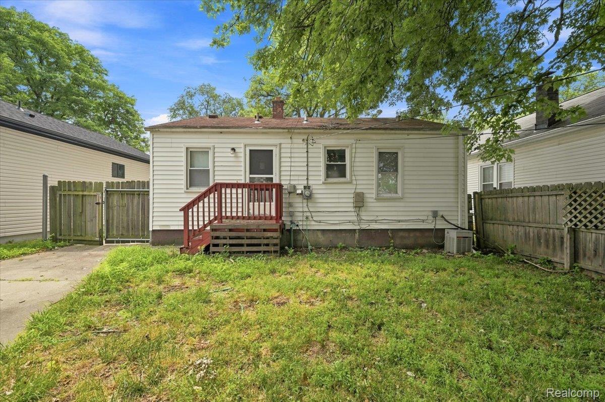 1527 E Meyers Avenue Property Photo 20