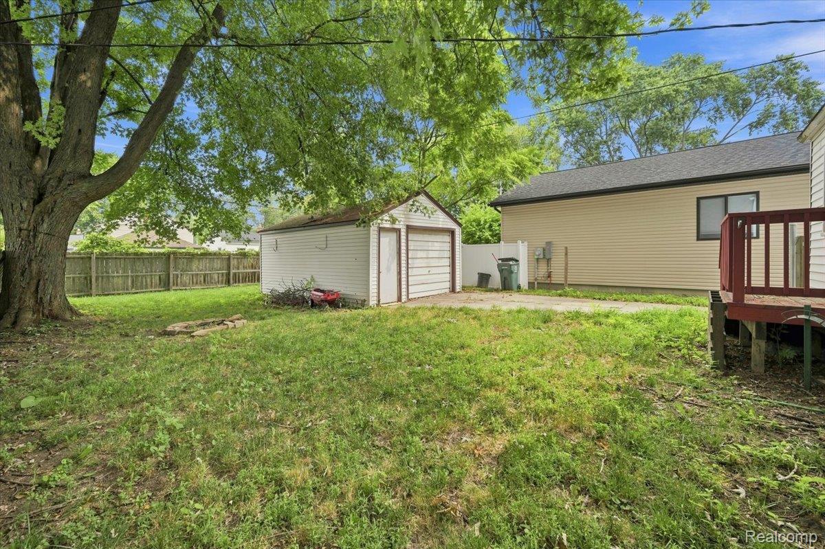 1527 E Meyers Avenue Property Photo 21