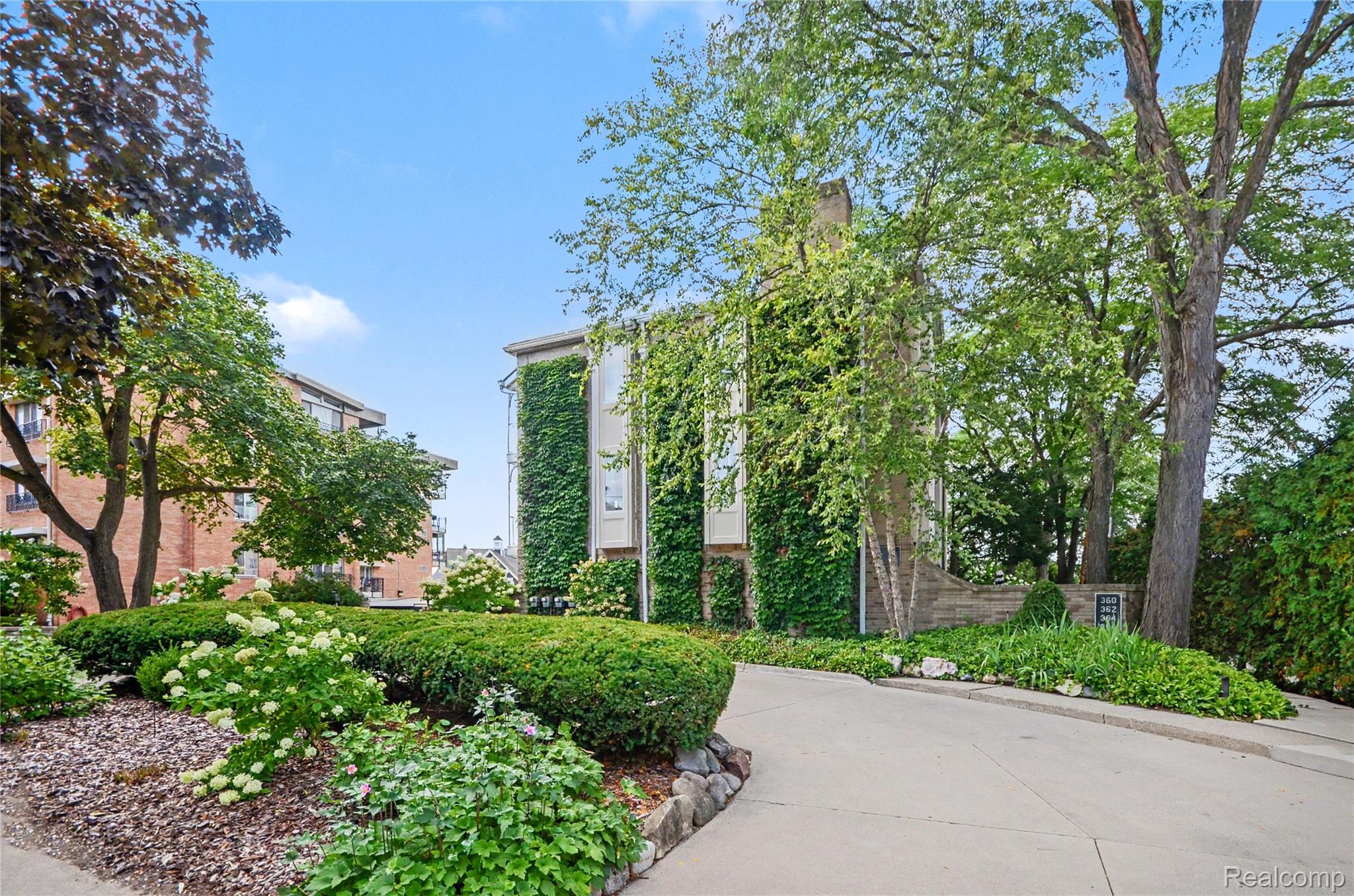 362 Southfield Road Property Photo 1