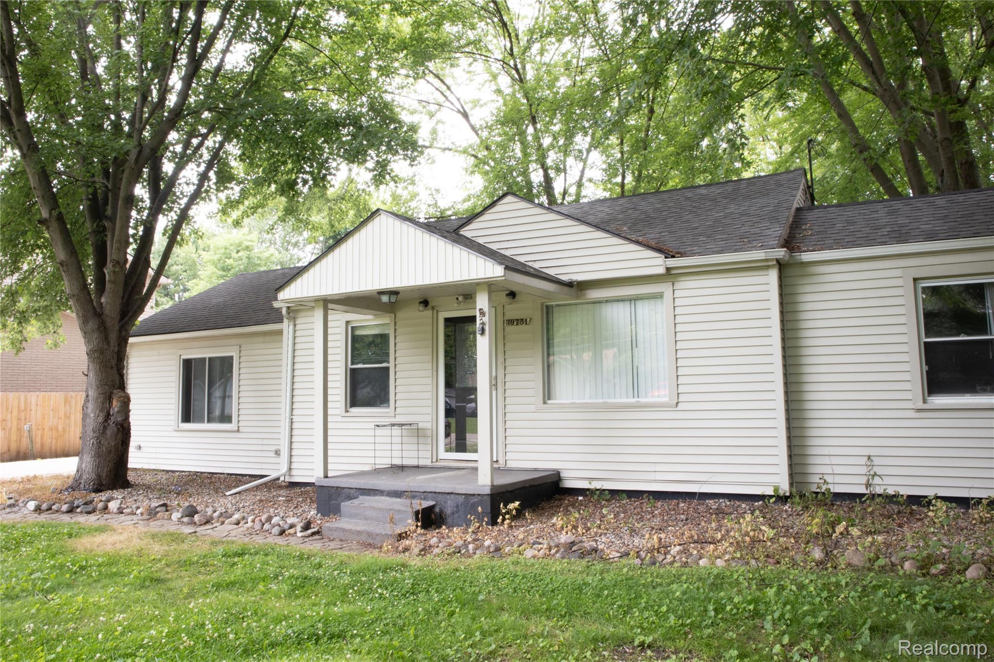 39751 Sylvia Street Property Photo 4